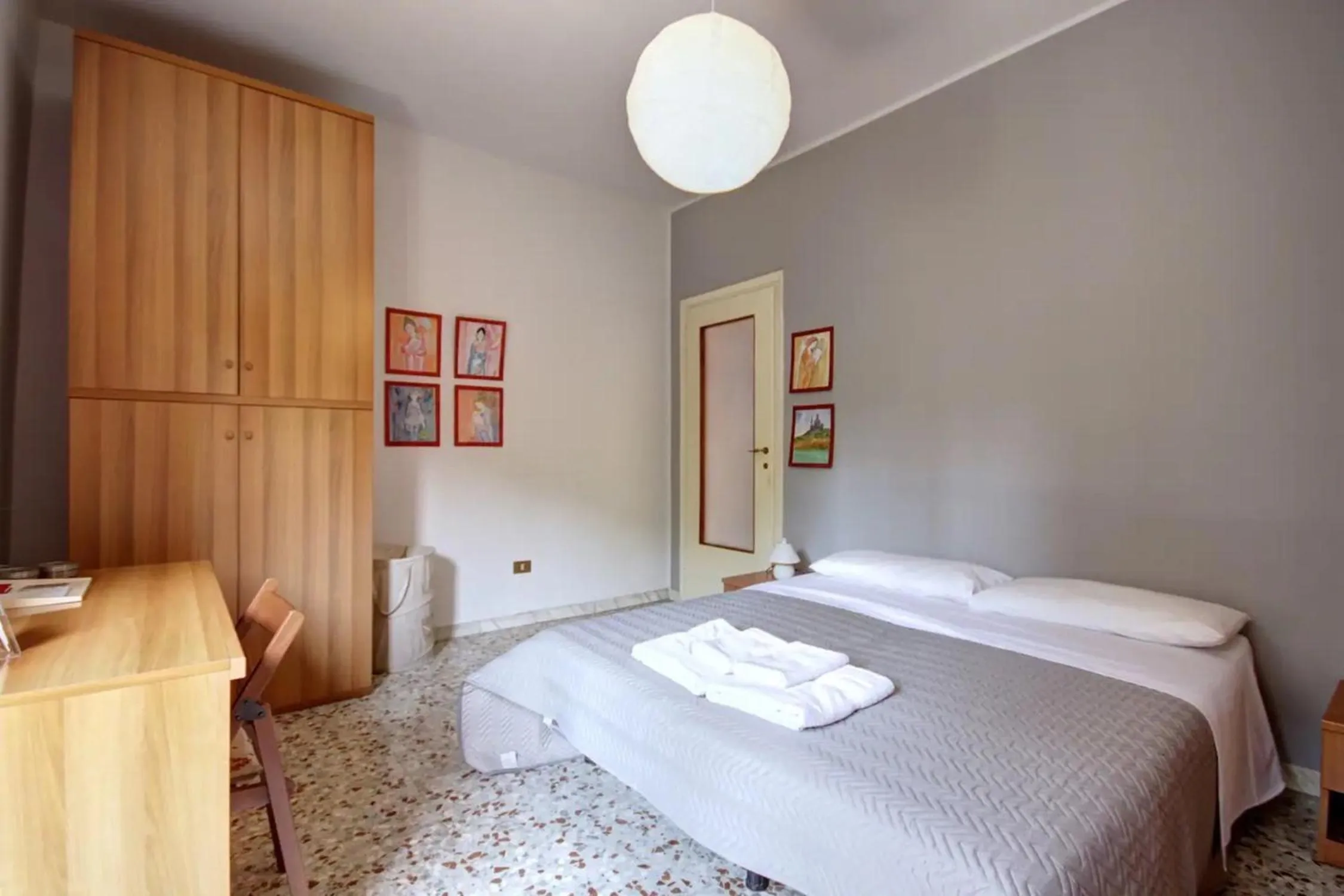 Bed in MilanRentals - Lotto Apartment