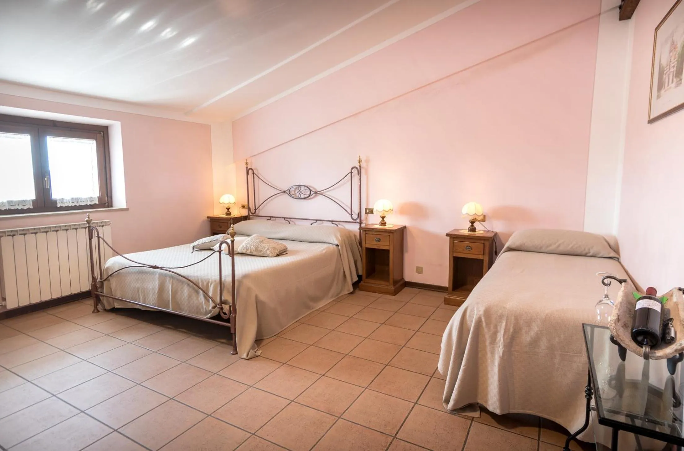 Photo of the whole room, Bed in La Piaggia