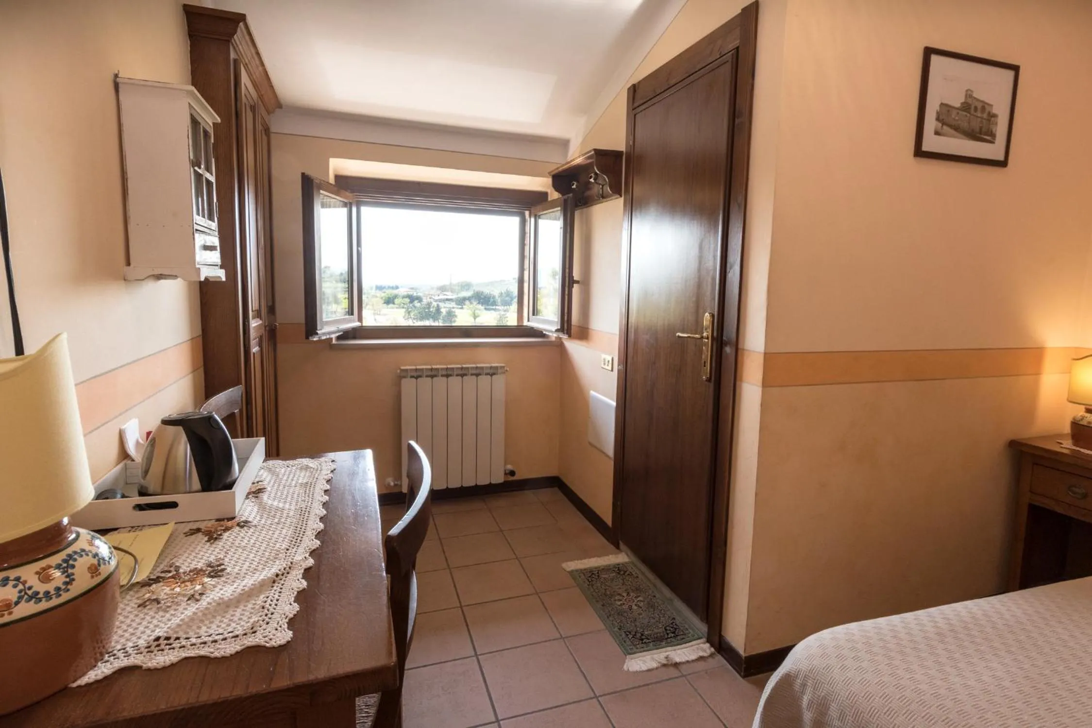 Photo of the whole room, Bed in La Piaggia