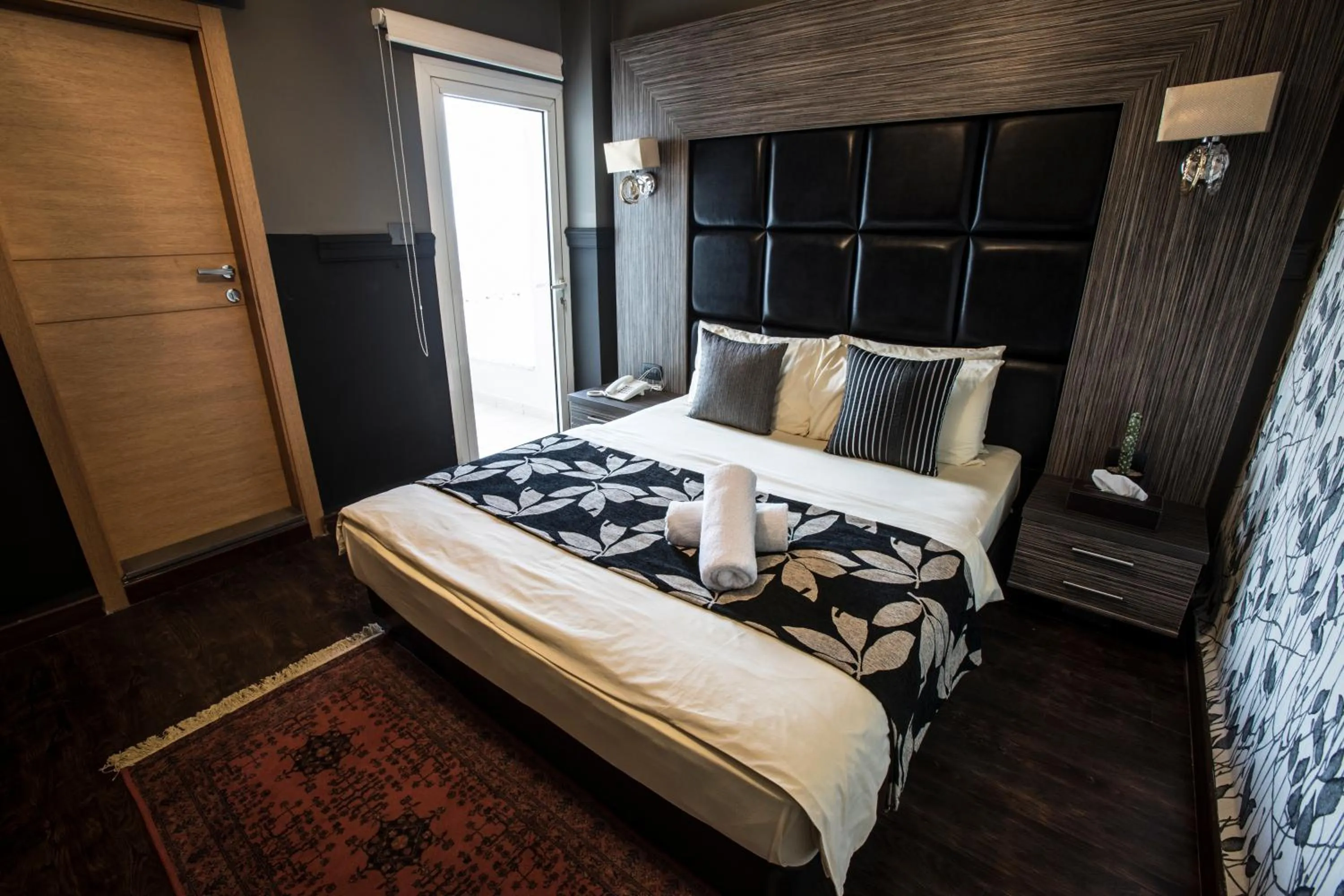 Bed in Four Seasons Halat