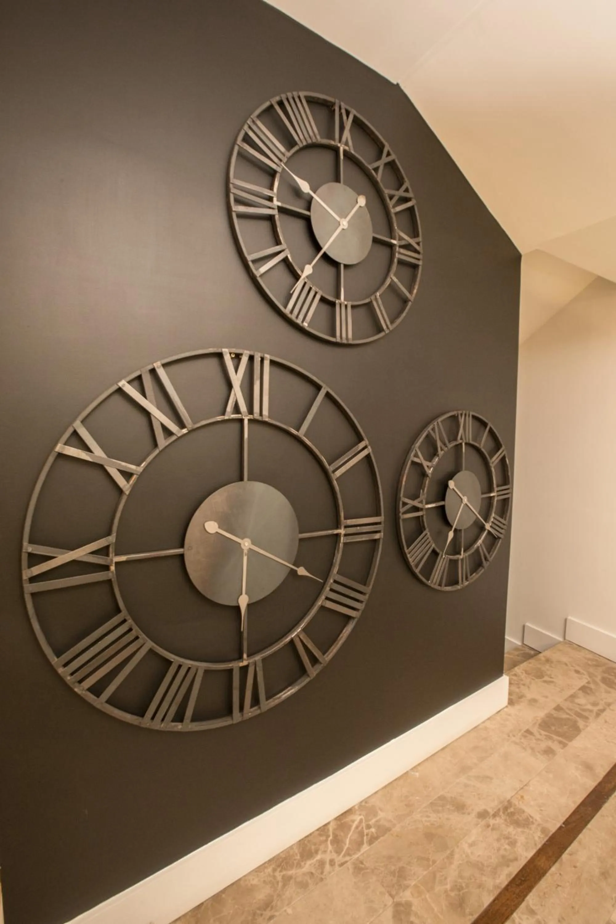 Decorative detail in Four Seasons Halat