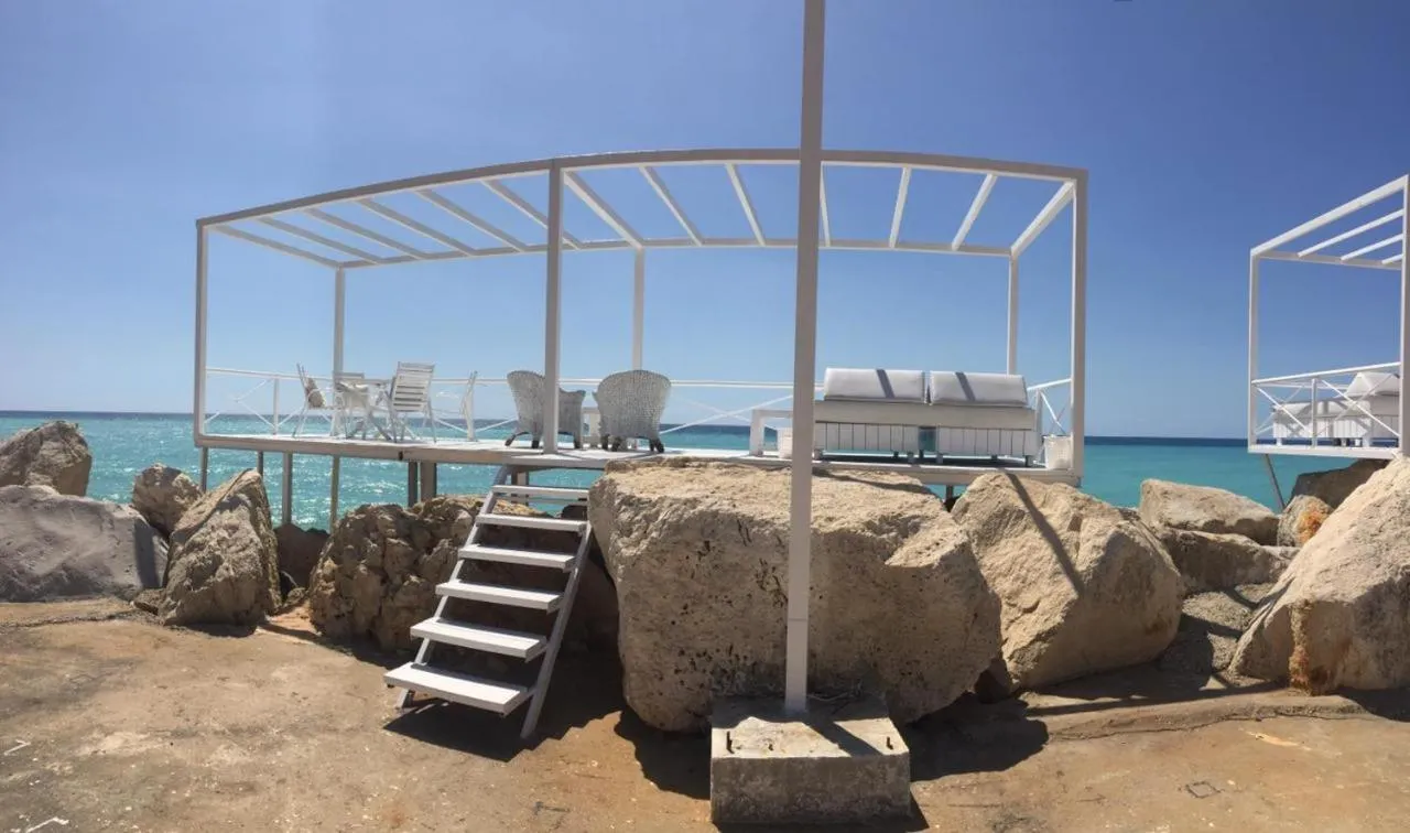 Day in Four Seasons Halat