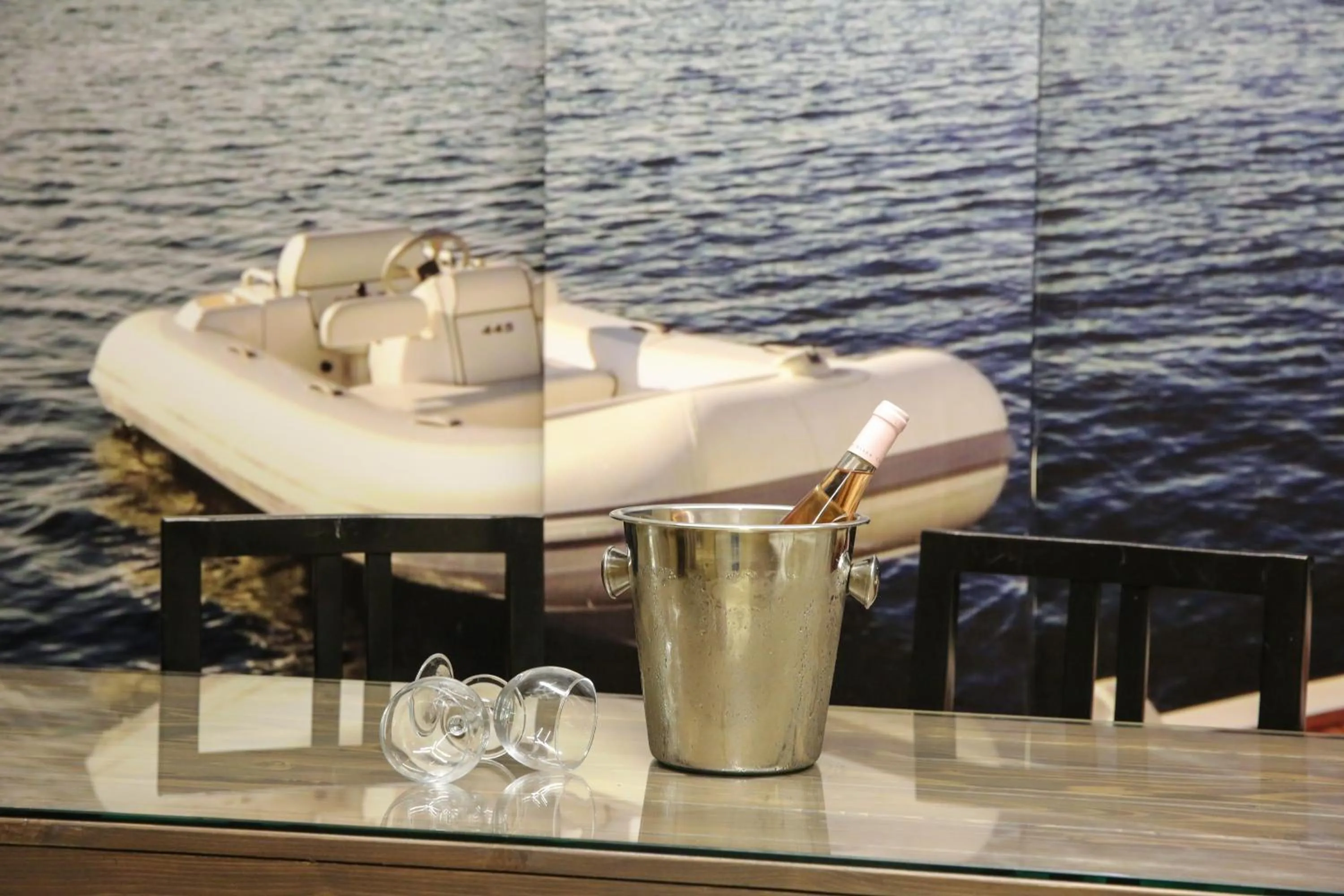 minibar in Four Seasons Halat