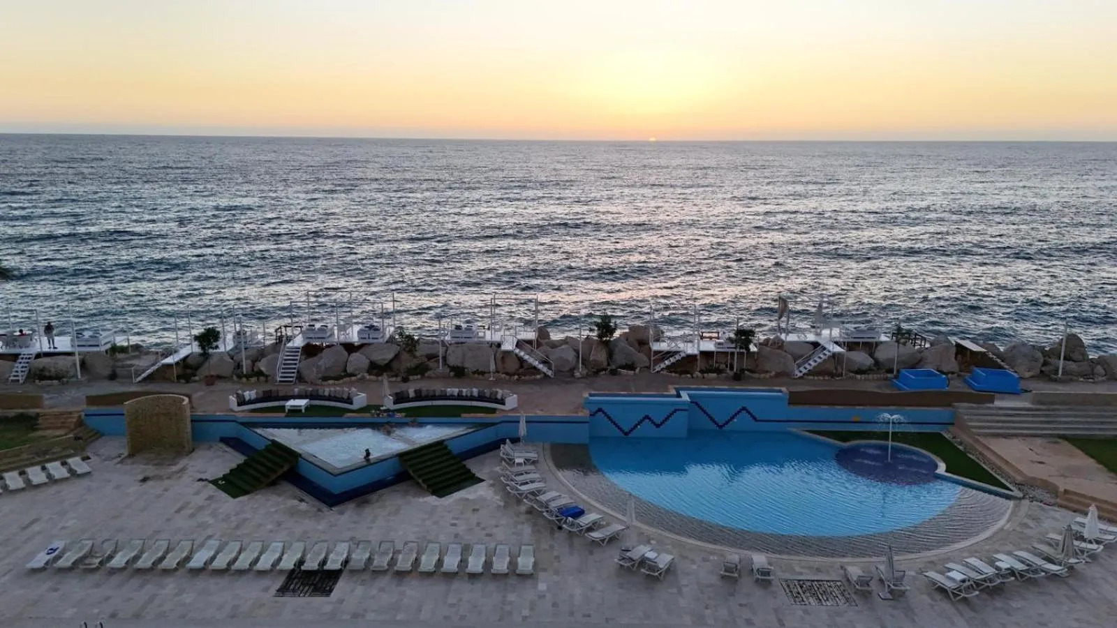 Beach in Four Seasons Halat