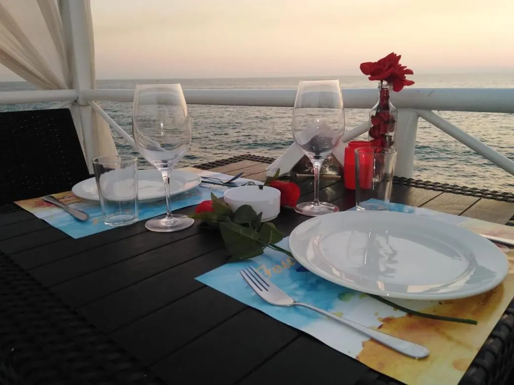 Food and drinks in Four Seasons Halat