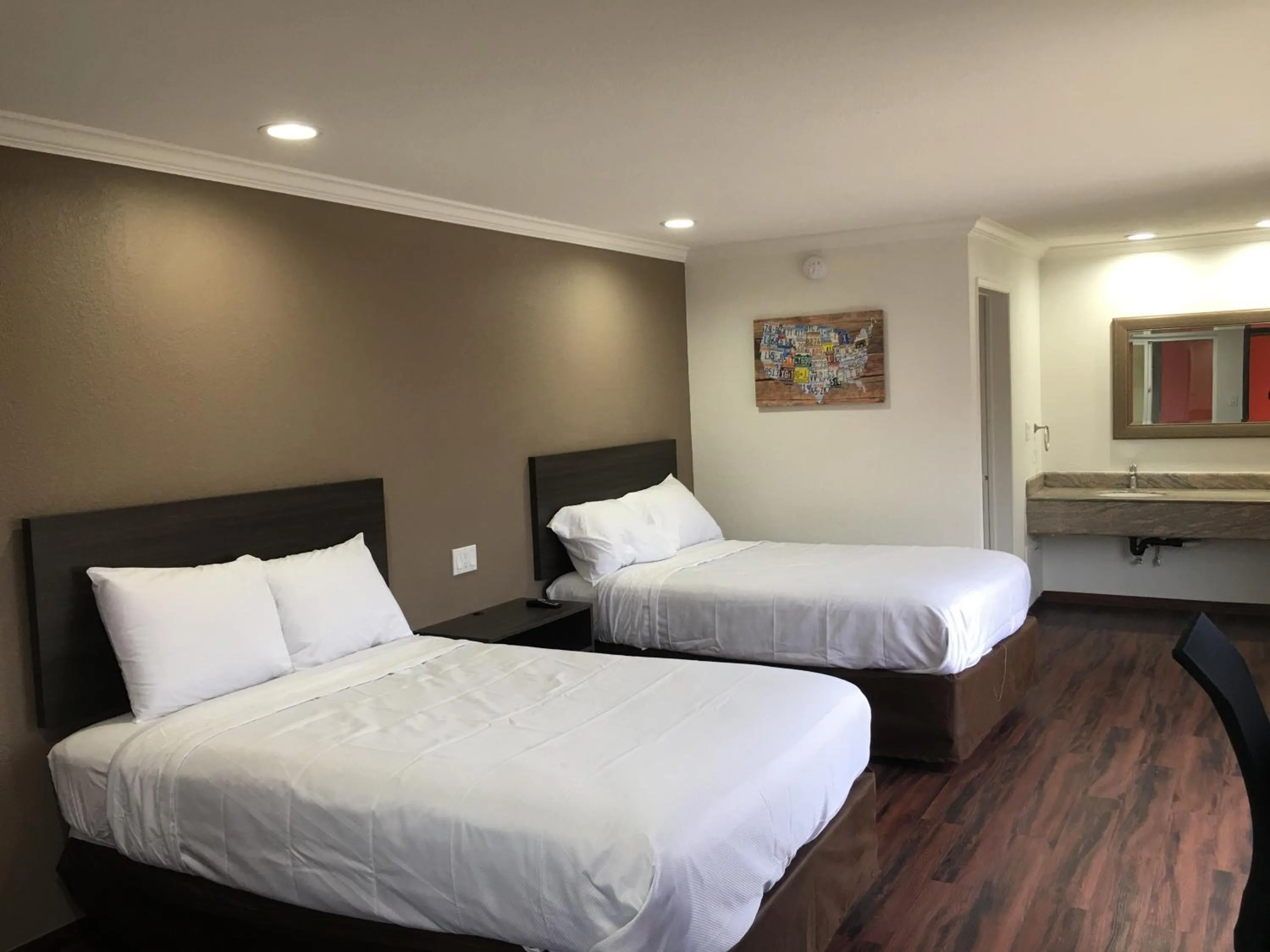 Bedroom, Bed in Baymont by Wyndham Bakersfield