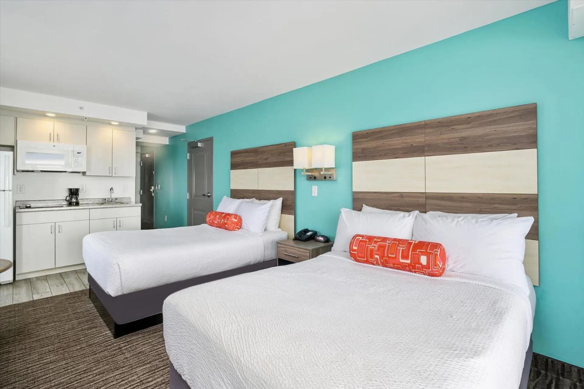 Photo of the whole room, Bed in Monte Carlo Boardwalk / Oceanfront Ocean City