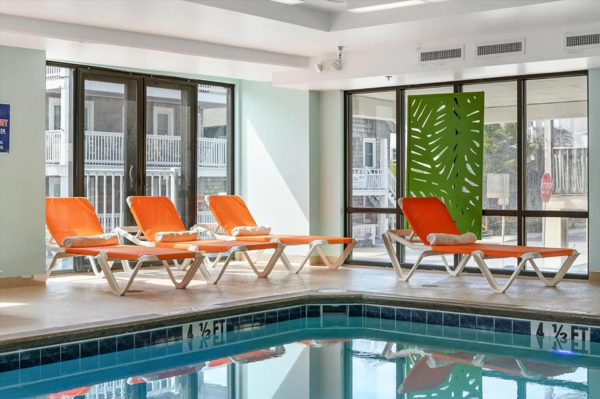 Swimming pool in Monte Carlo Boardwalk / Oceanfront Ocean City