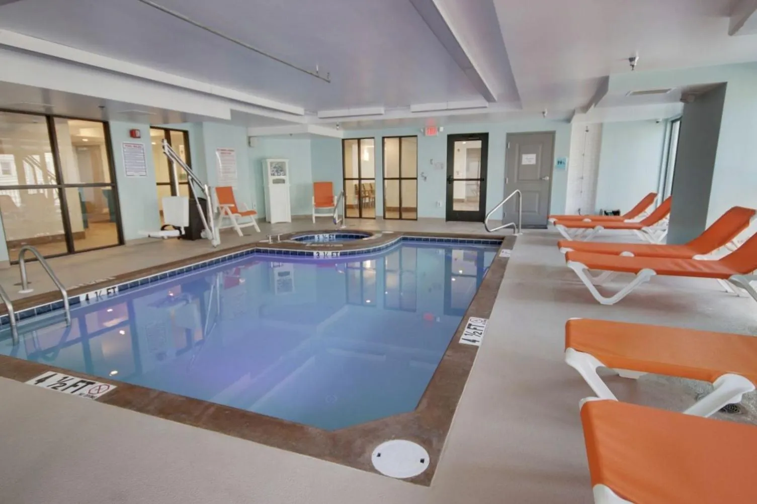 Swimming pool in Monte Carlo Boardwalk / Oceanfront Ocean City