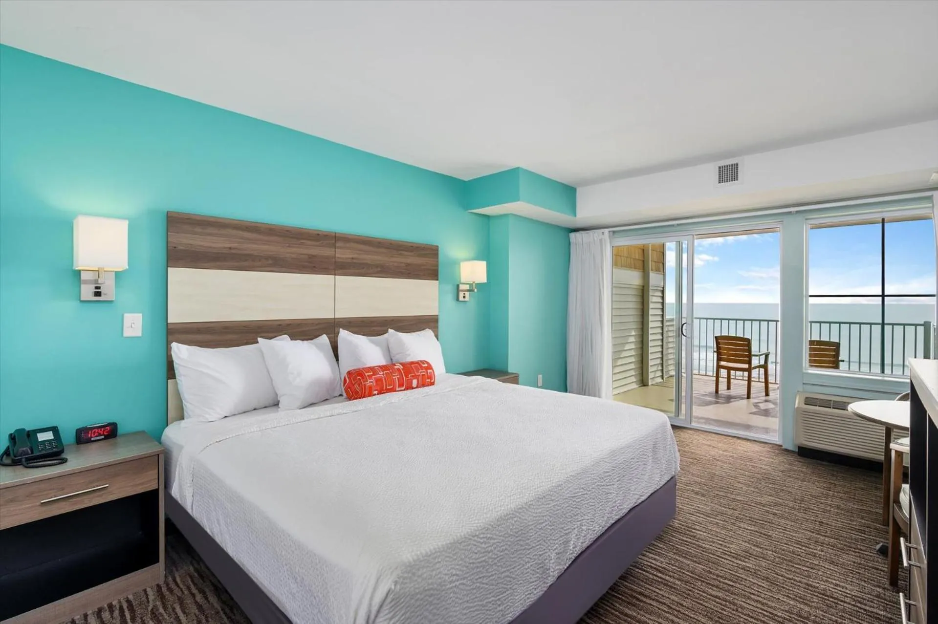 Balcony/Terrace, Bed in Monte Carlo Boardwalk / Oceanfront Ocean City