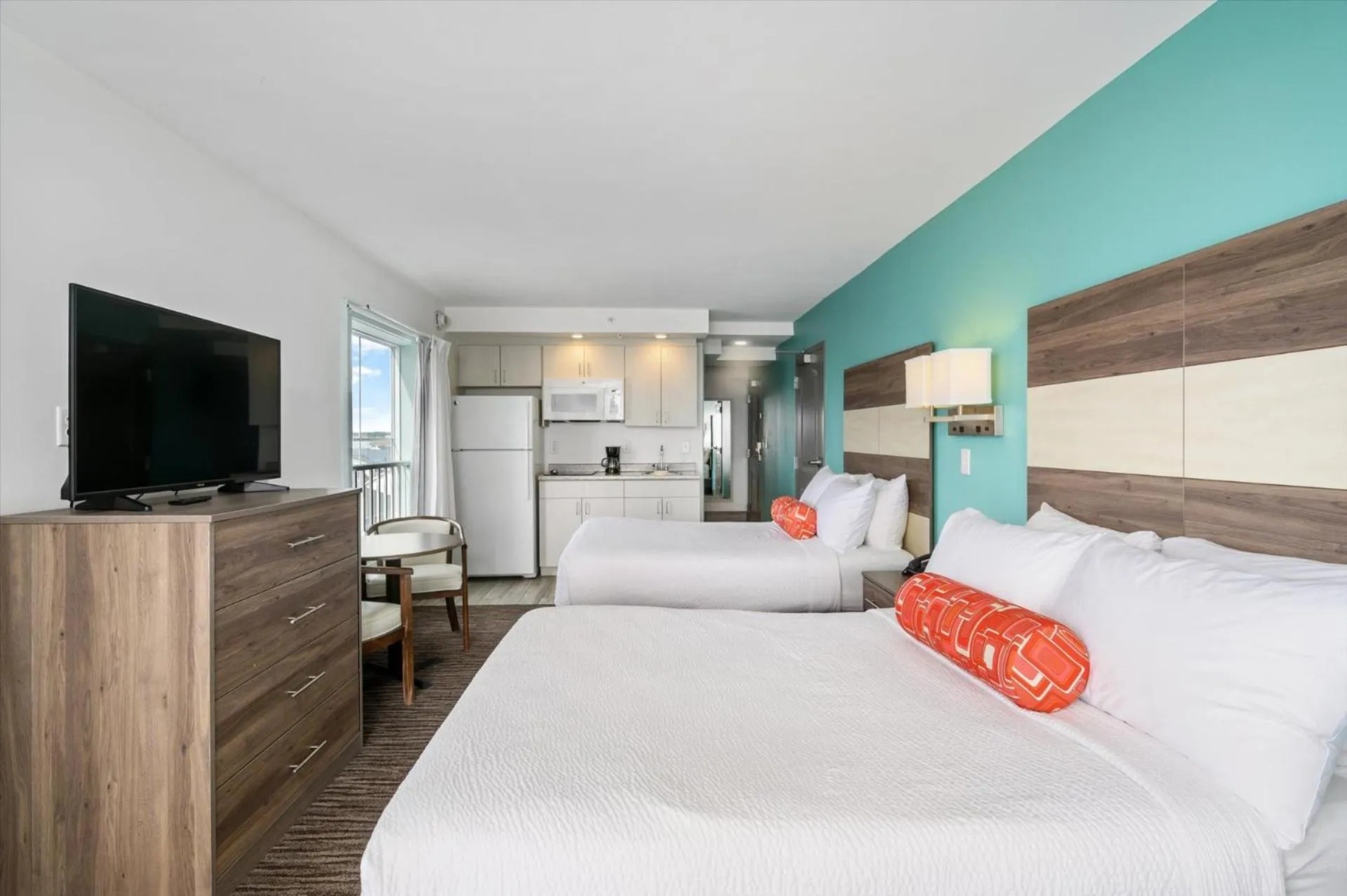 Photo of the whole room, Bed in Monte Carlo Boardwalk / Oceanfront Ocean City