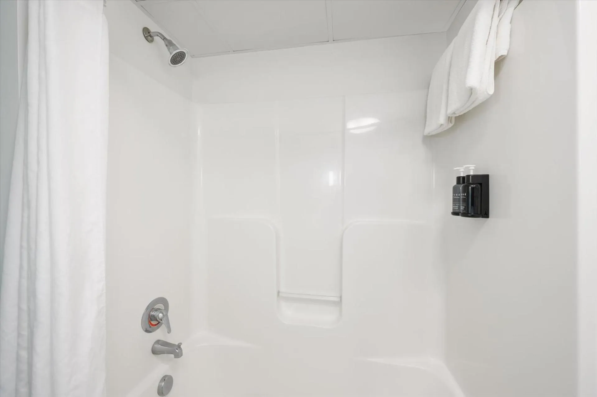 Shower in Monte Carlo Boardwalk / Oceanfront Ocean City