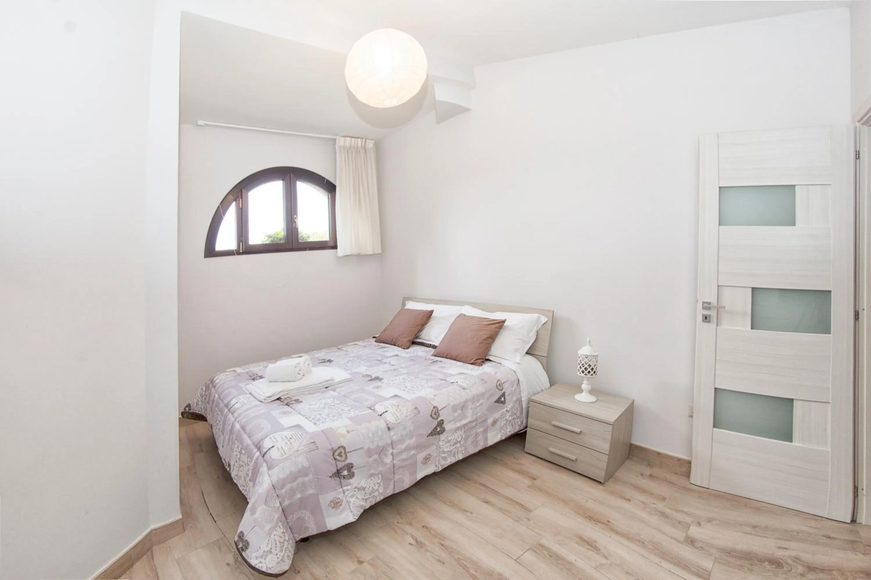 Bed in Villa C Luxury Estate