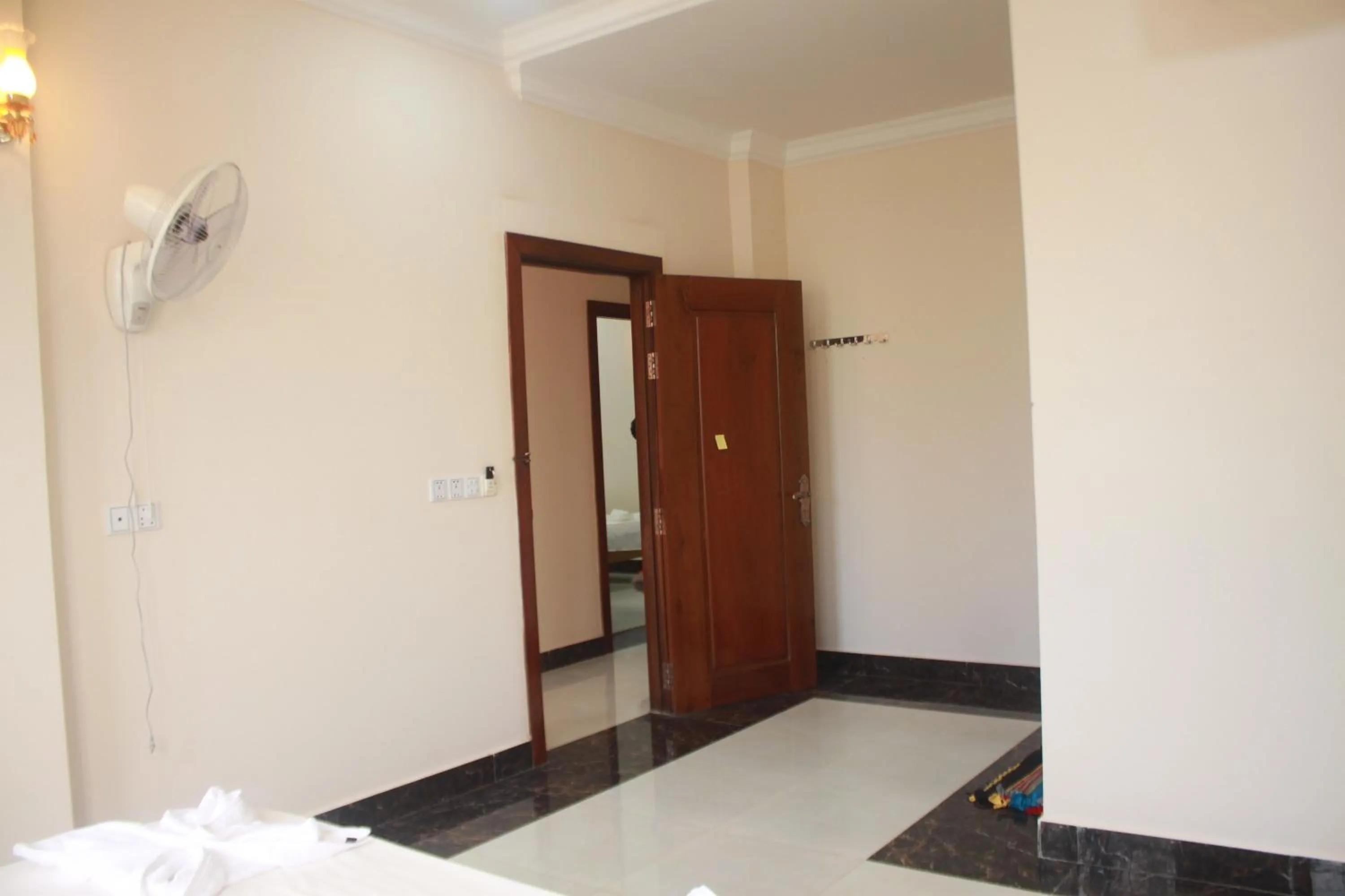 Photo of the whole room in Good Morning Kampot