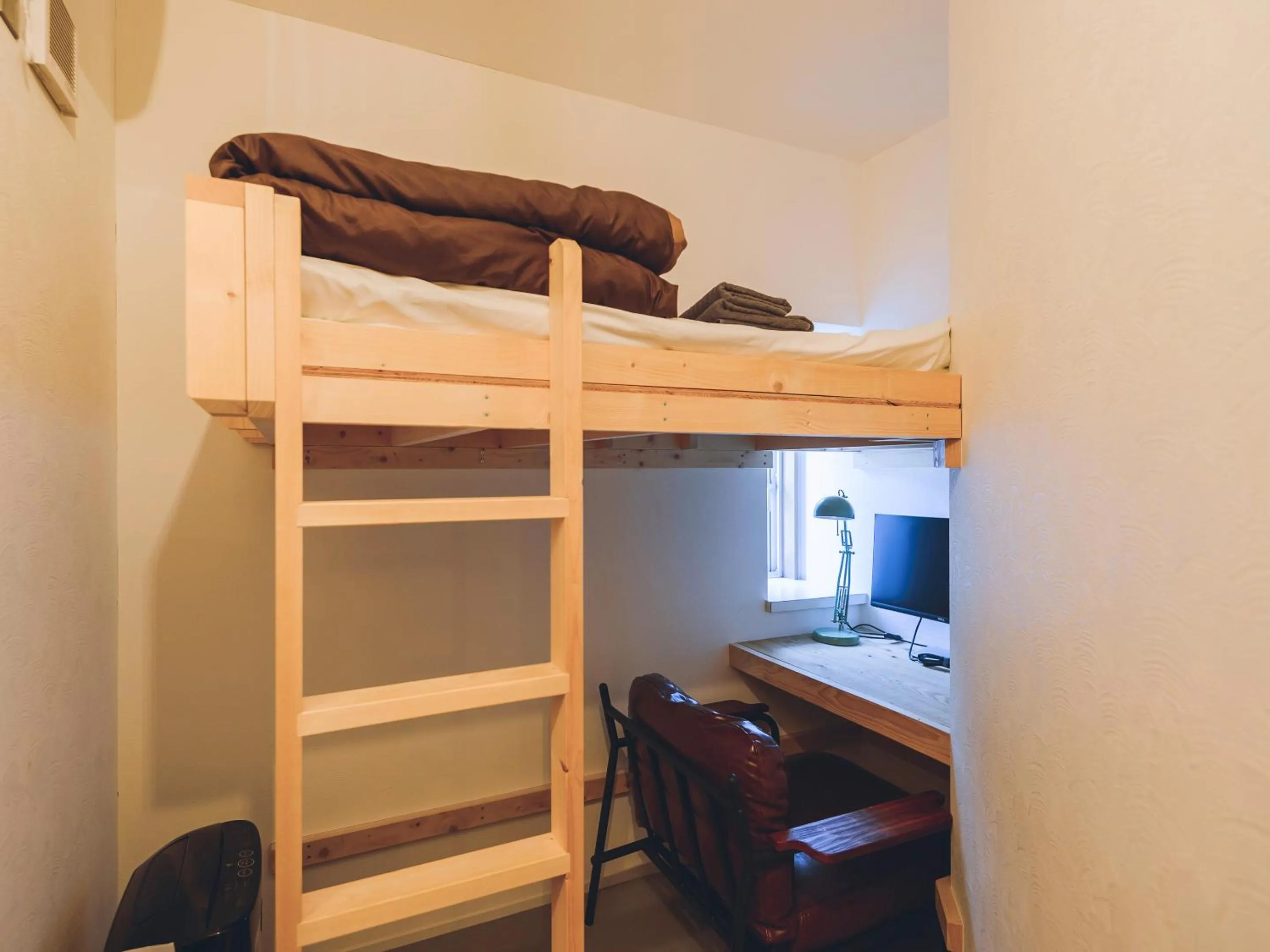 Photo of the whole room, Bed in guesthouse SHIBAFU