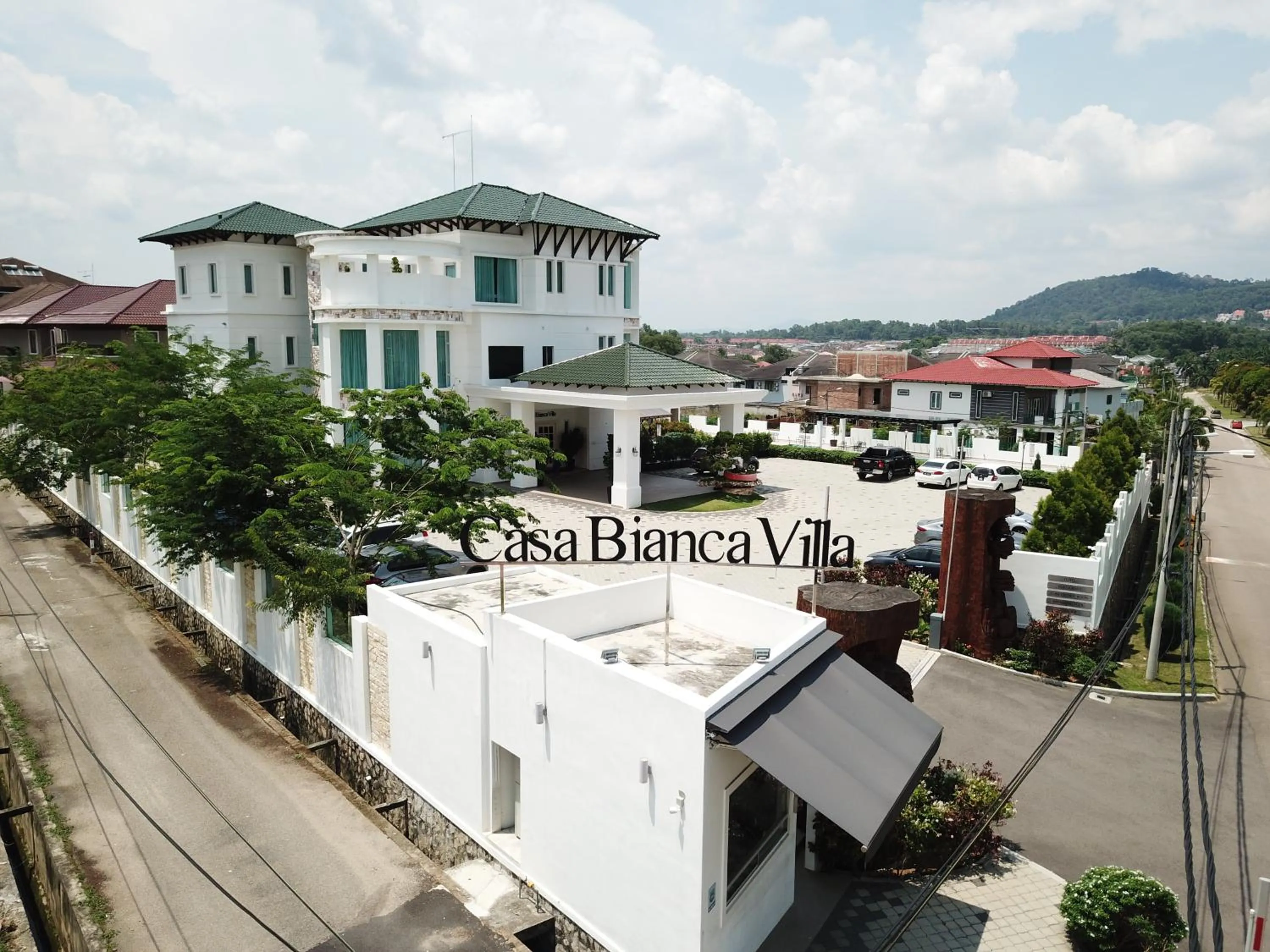 Property building in Casa Bianca