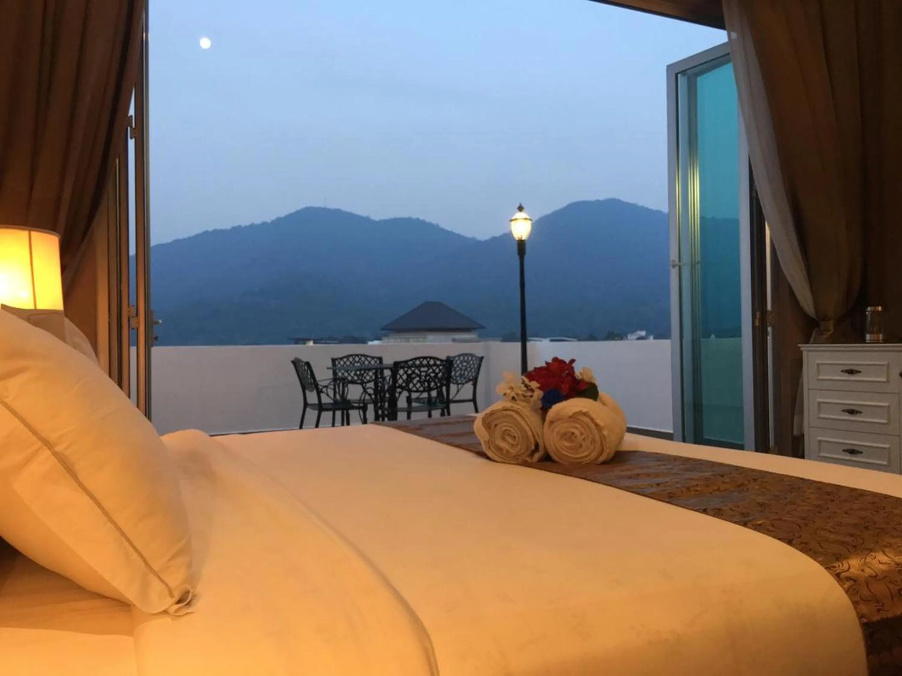 Mountain view, Bed in Casa Bianca