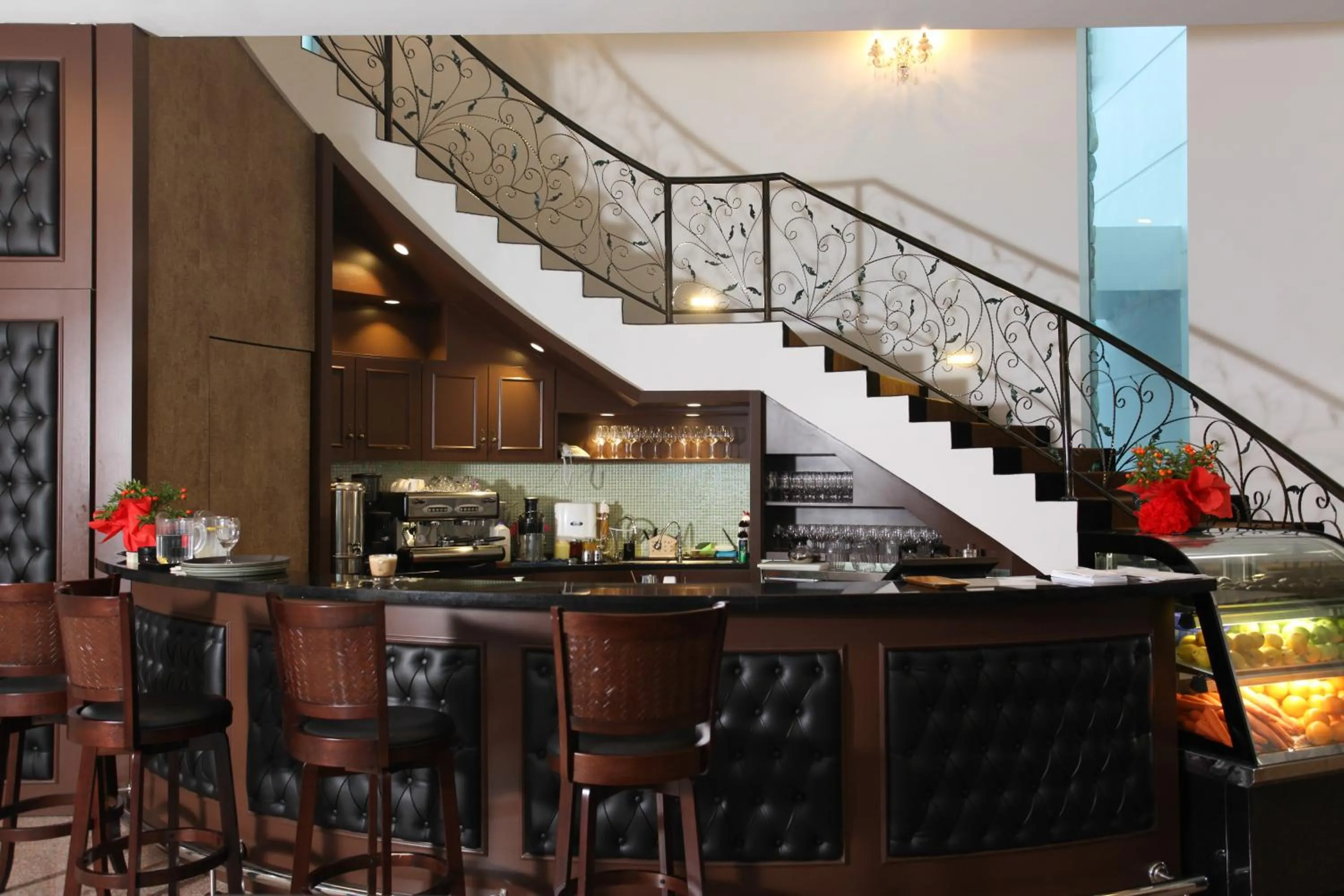 Restaurant/places to eat in Casa Bianca