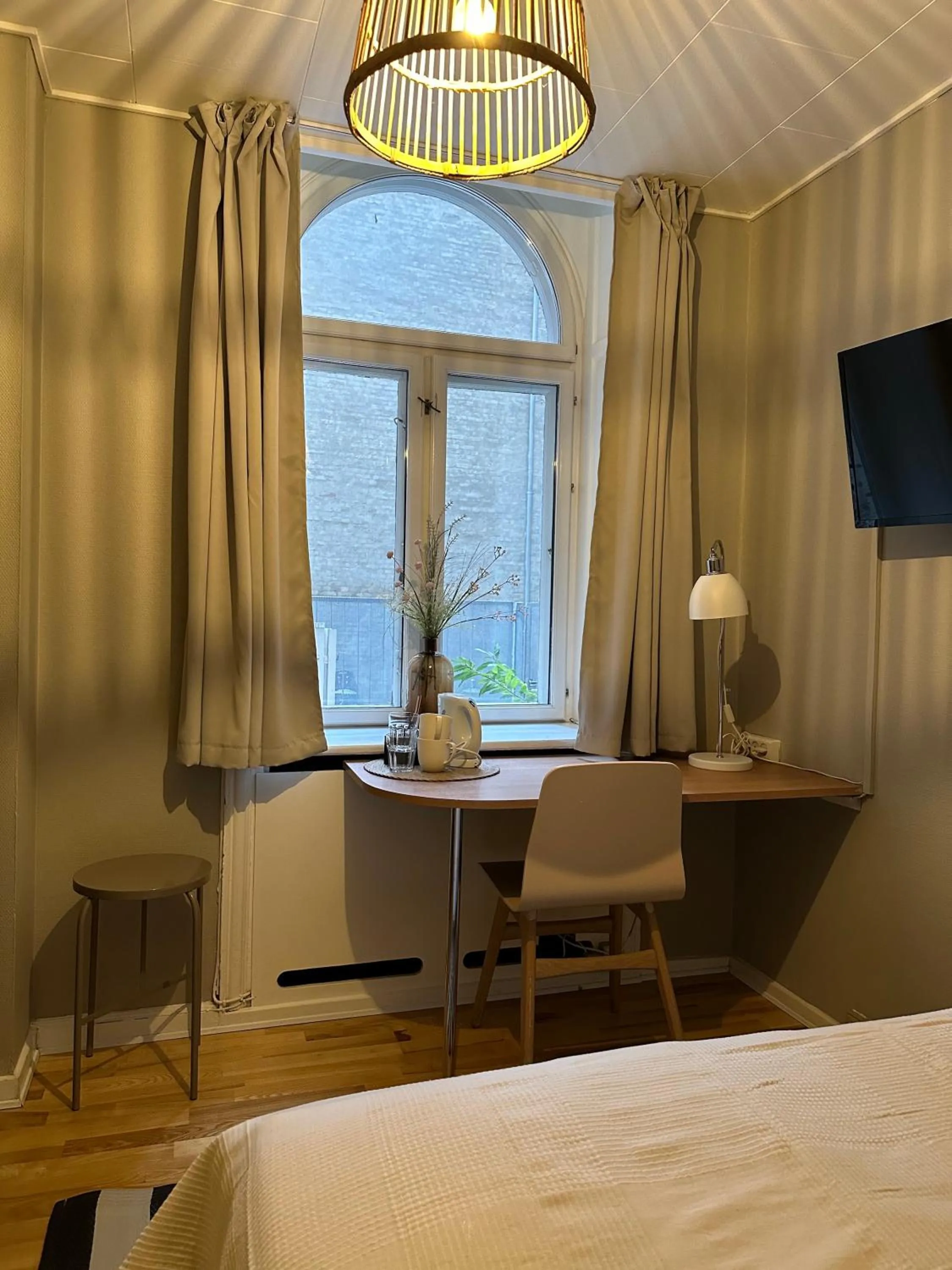 TV and multimedia, Bed in Savoy Hotel