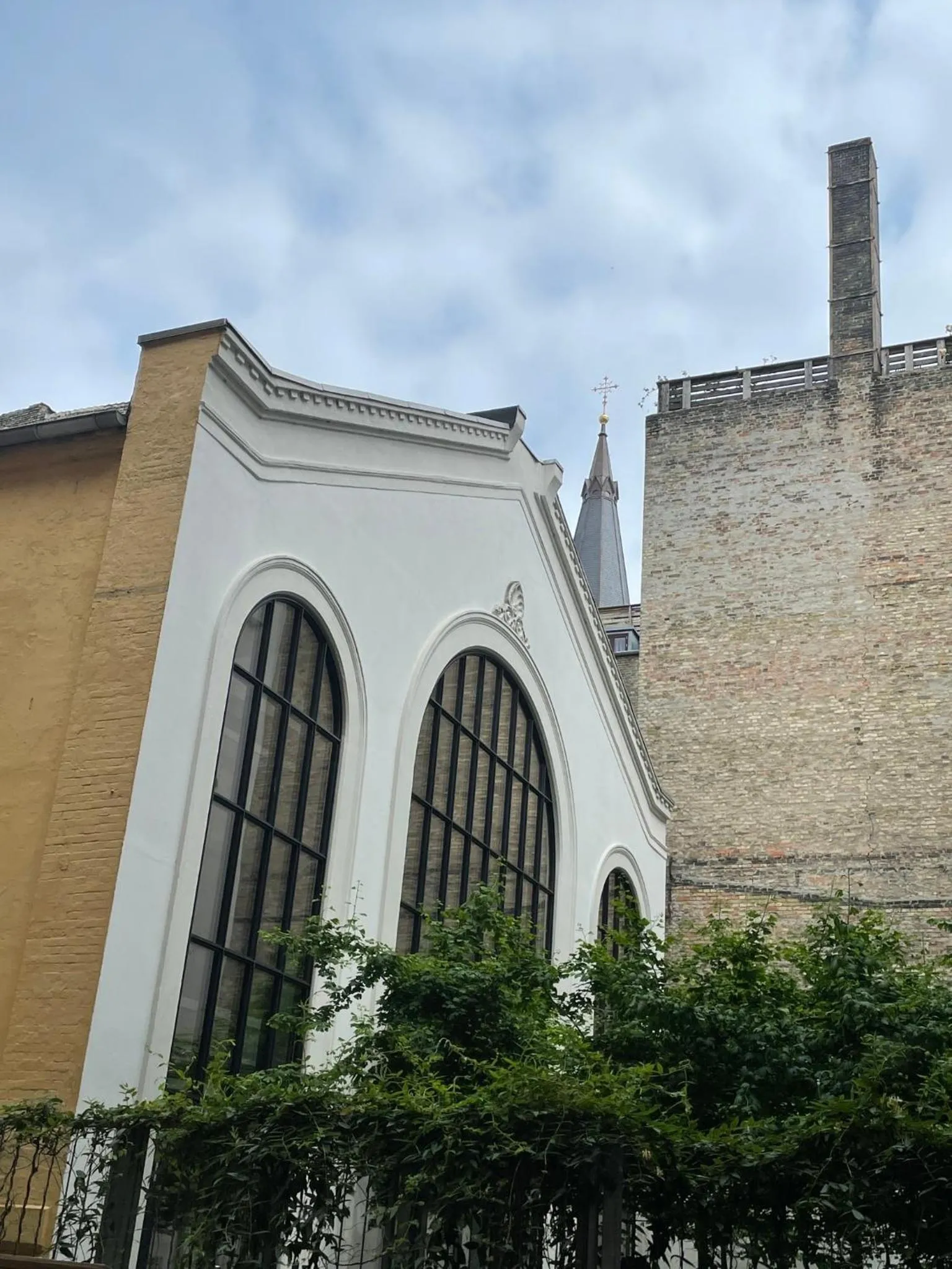 Nearby landmark in Savoy Hotel