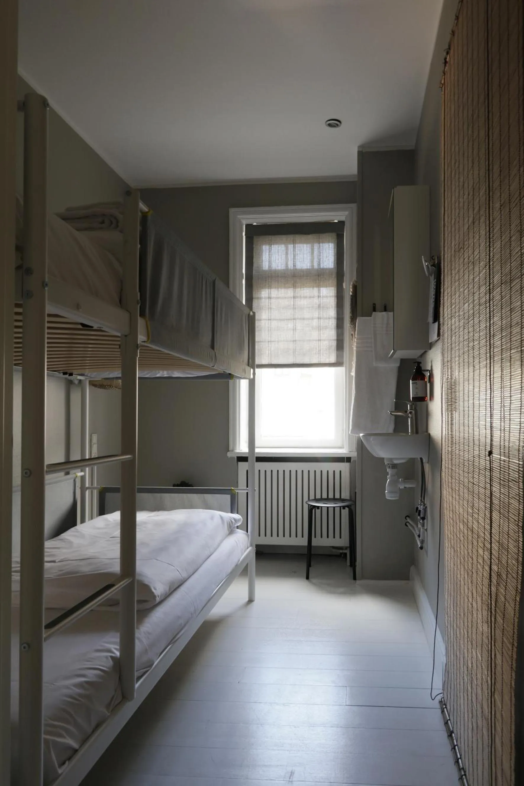 bunk bed, Bed in Savoy Hotel