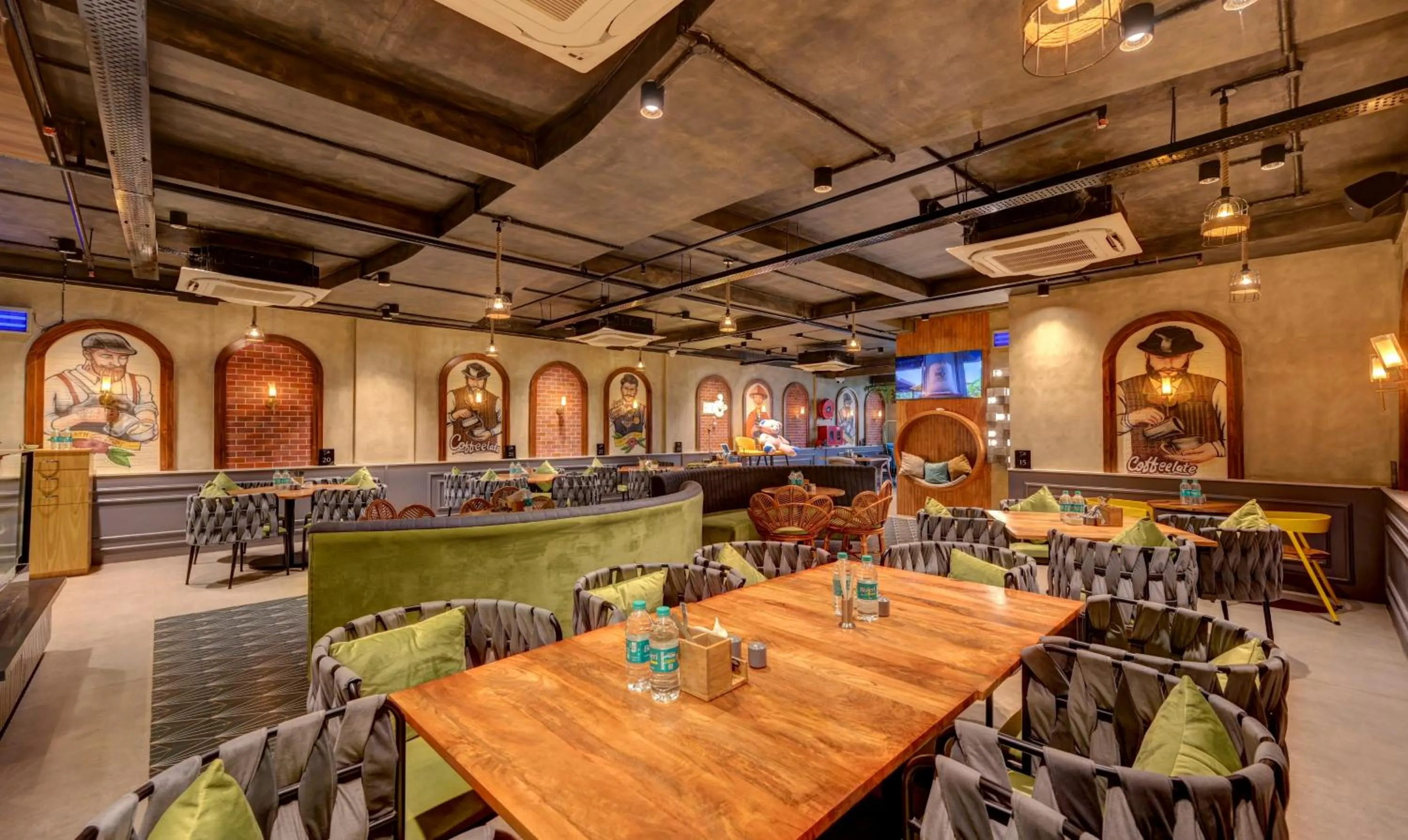 Restaurant/places to eat in Treebo Aasma Downtown