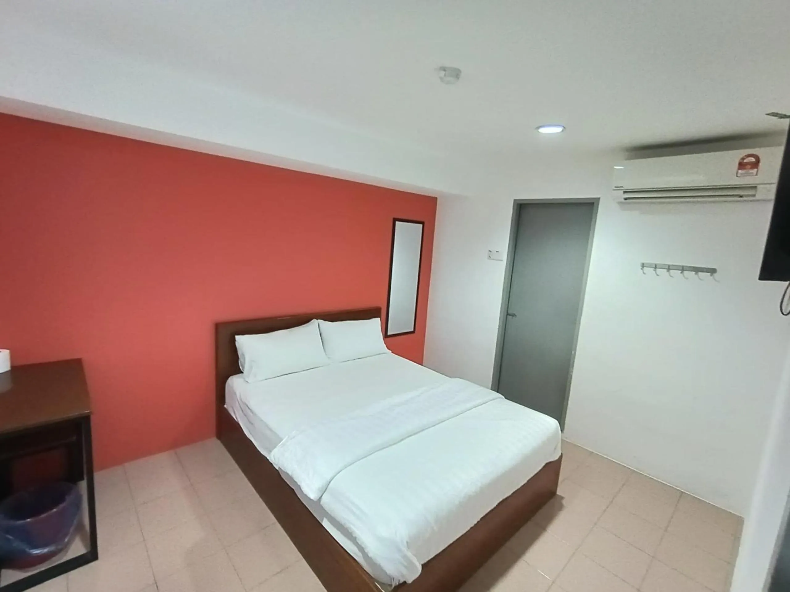 Photo of the whole room, Bed in Lux Hotel