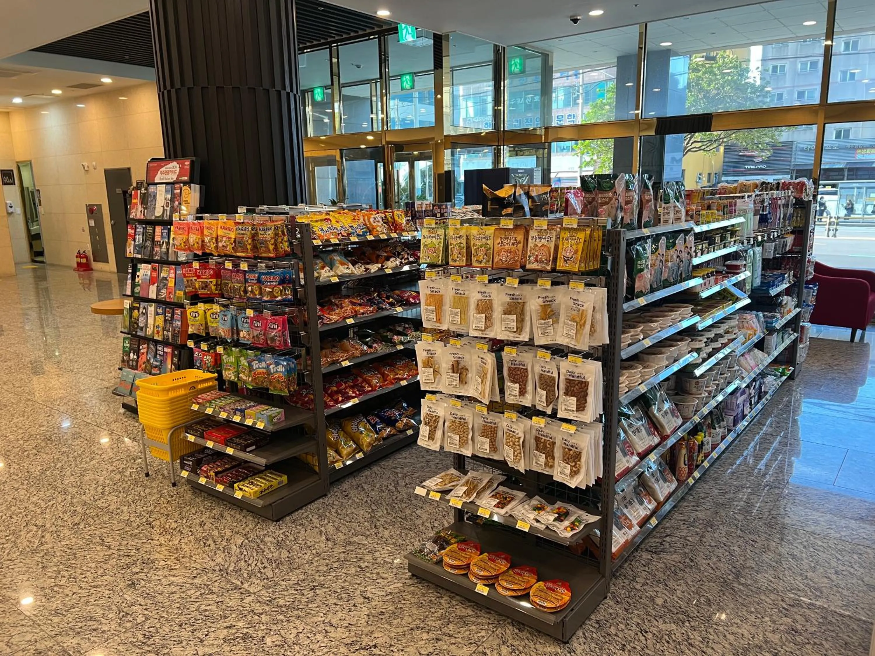 On-site shops in Hotel Shalom Jeju