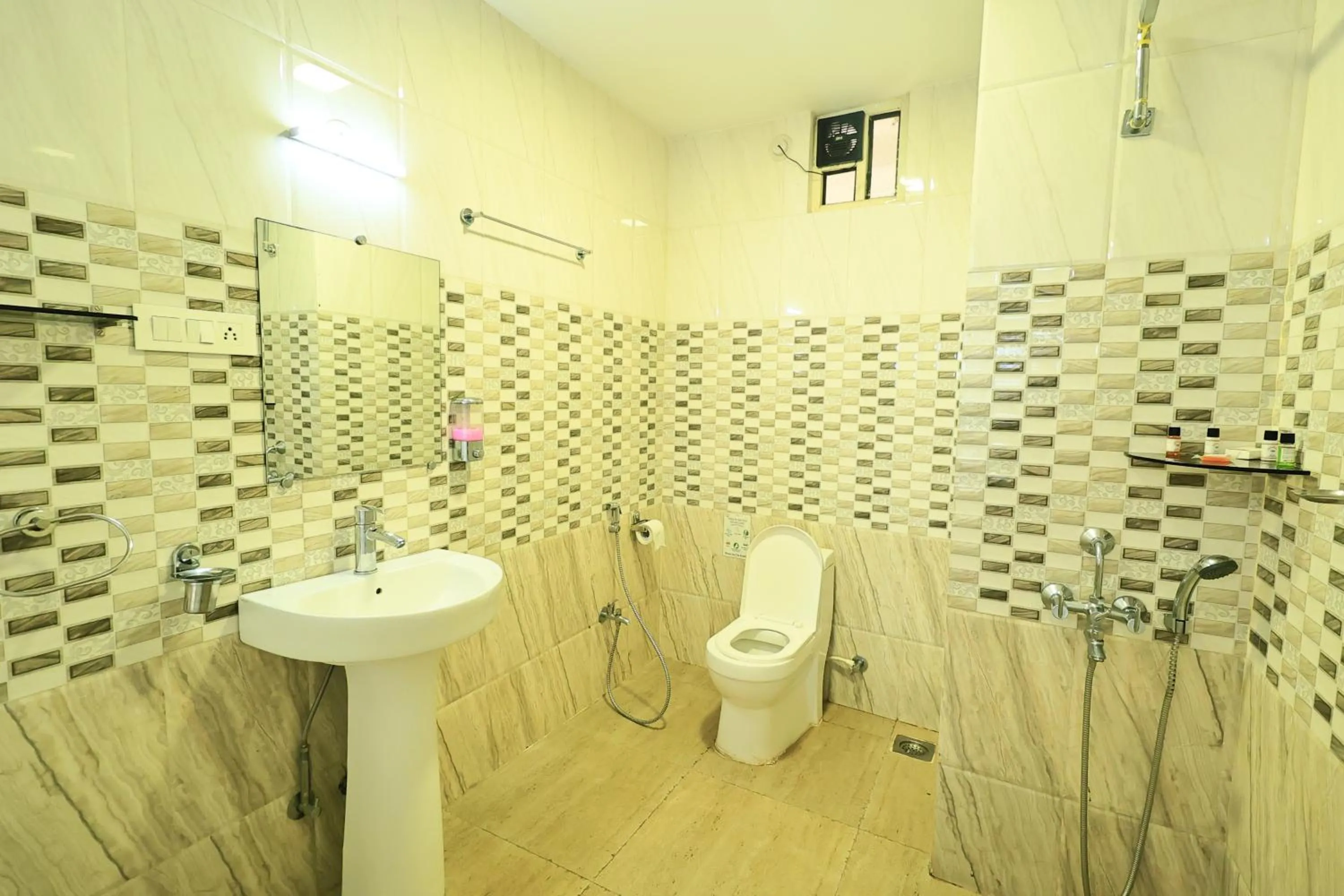 Shower in Sal Riviera