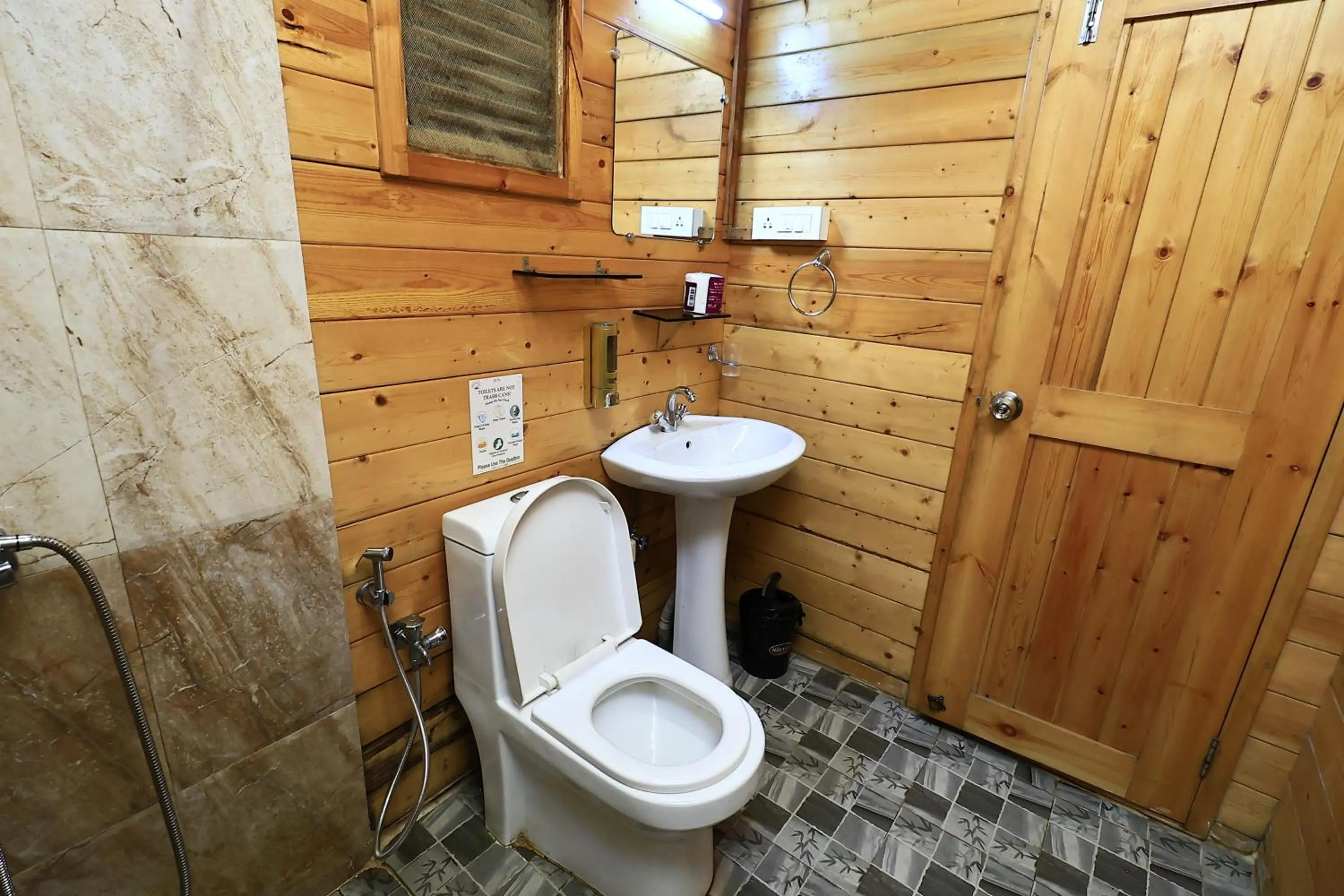 Toilet in Sal Riviera