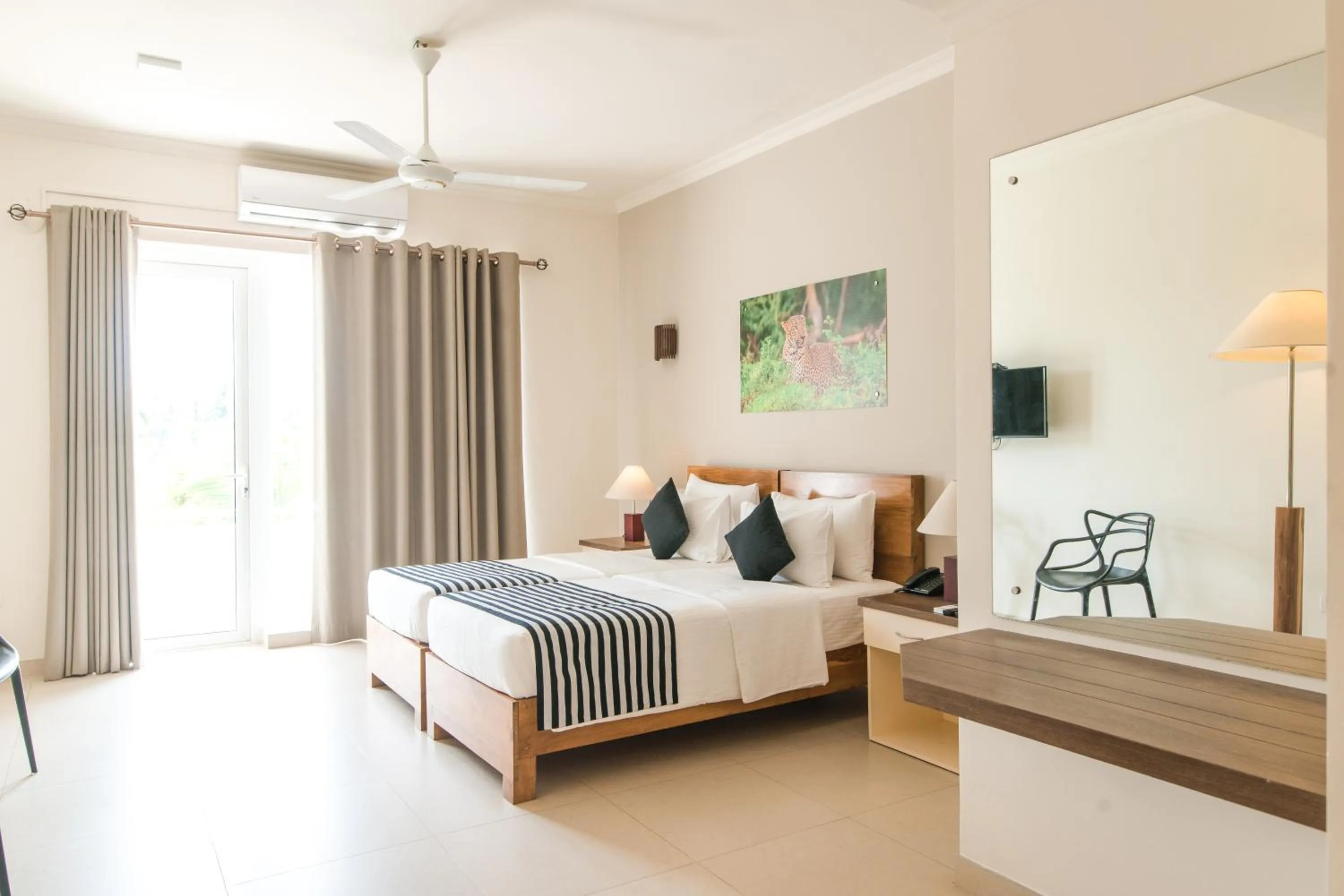 Photo of the whole room, Bed in Twenty-Two Weligambay