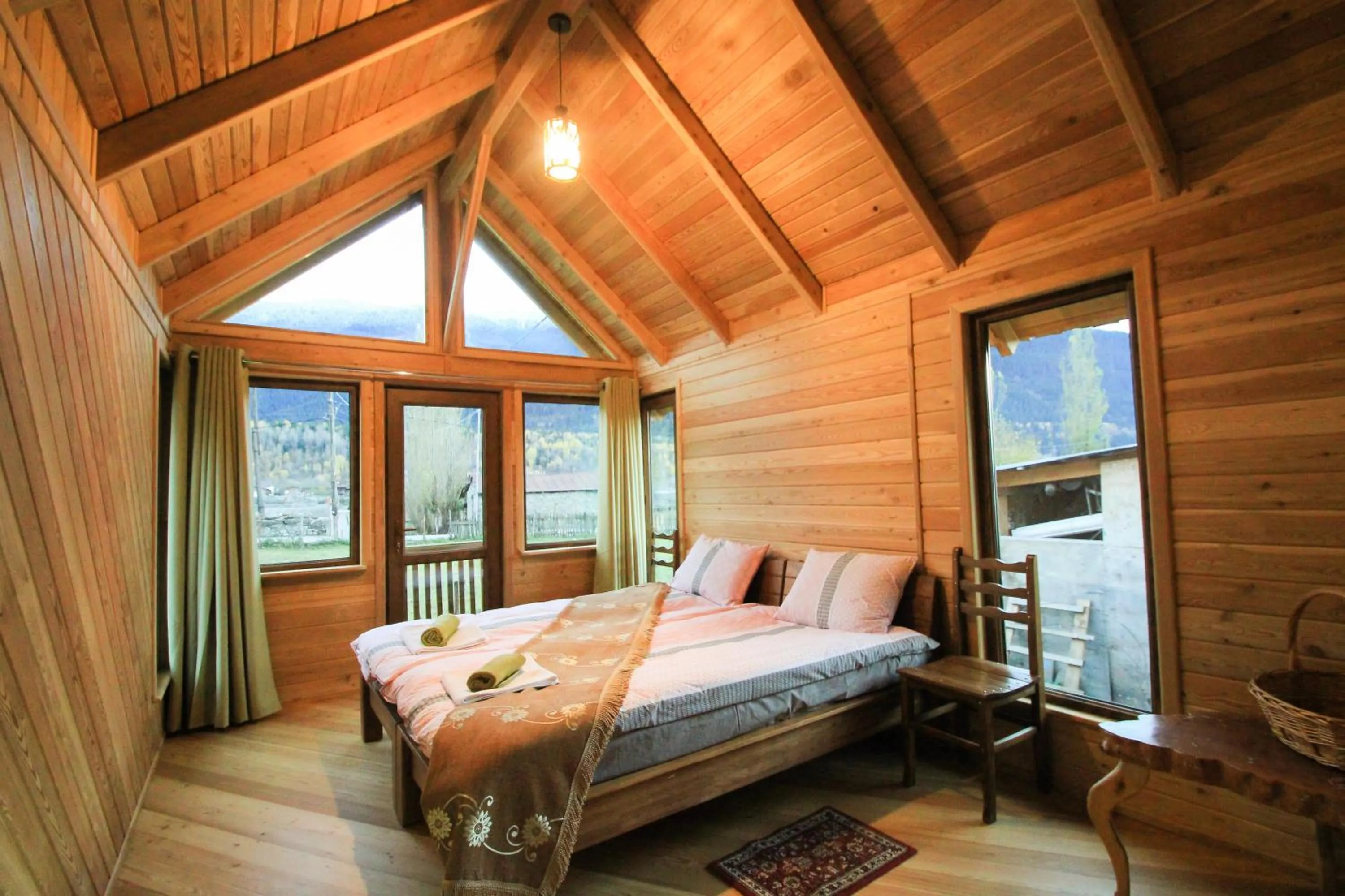 Photo of the whole room, Bed in Hotel Level