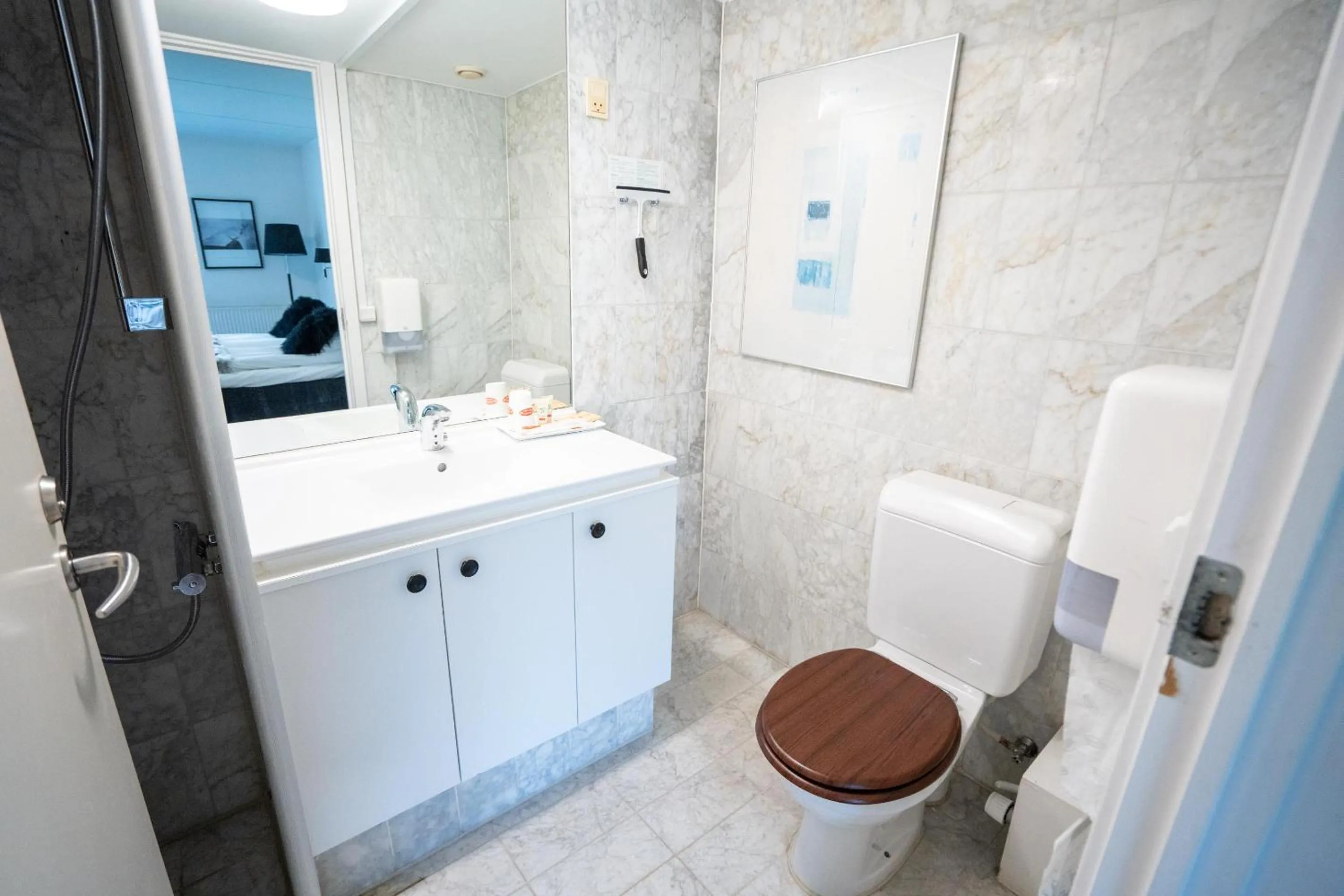 Shower in Hotel Aarslev Kro