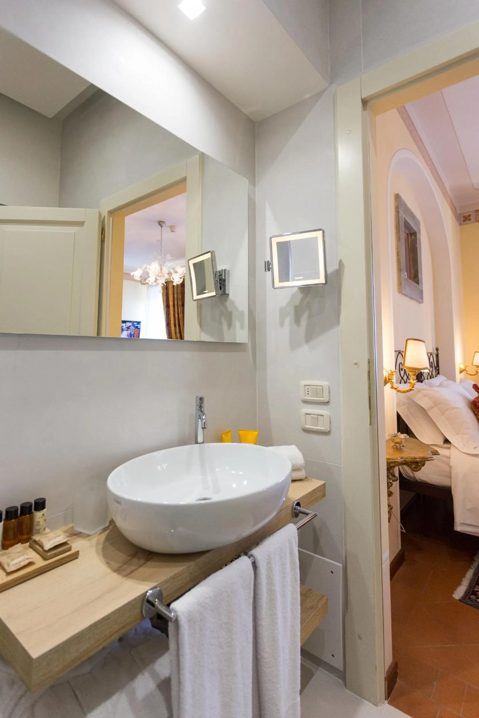 Photo of the whole room, Bed in Hotel Villa Marsili