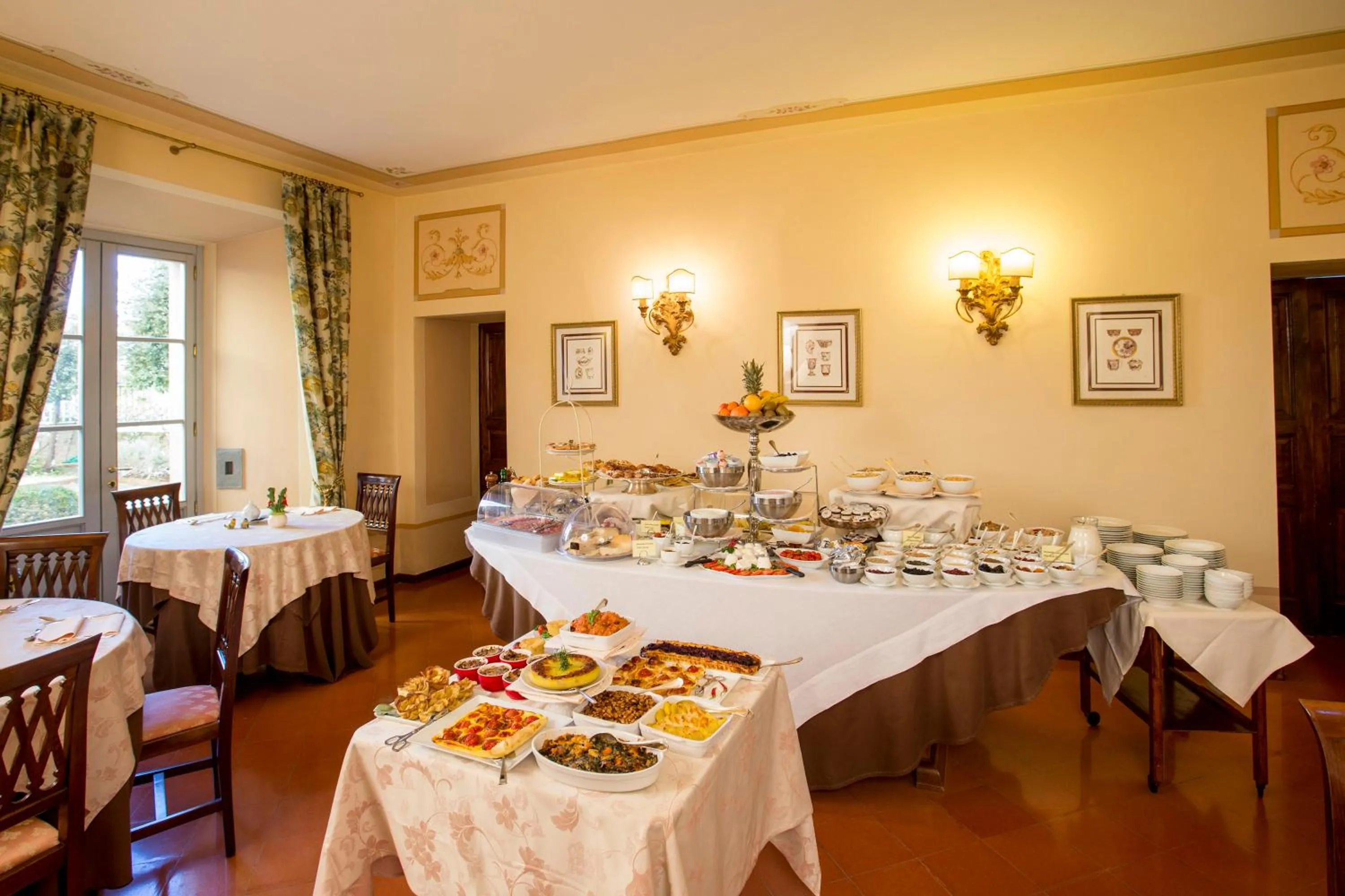 Breakfast in Hotel Villa Marsili