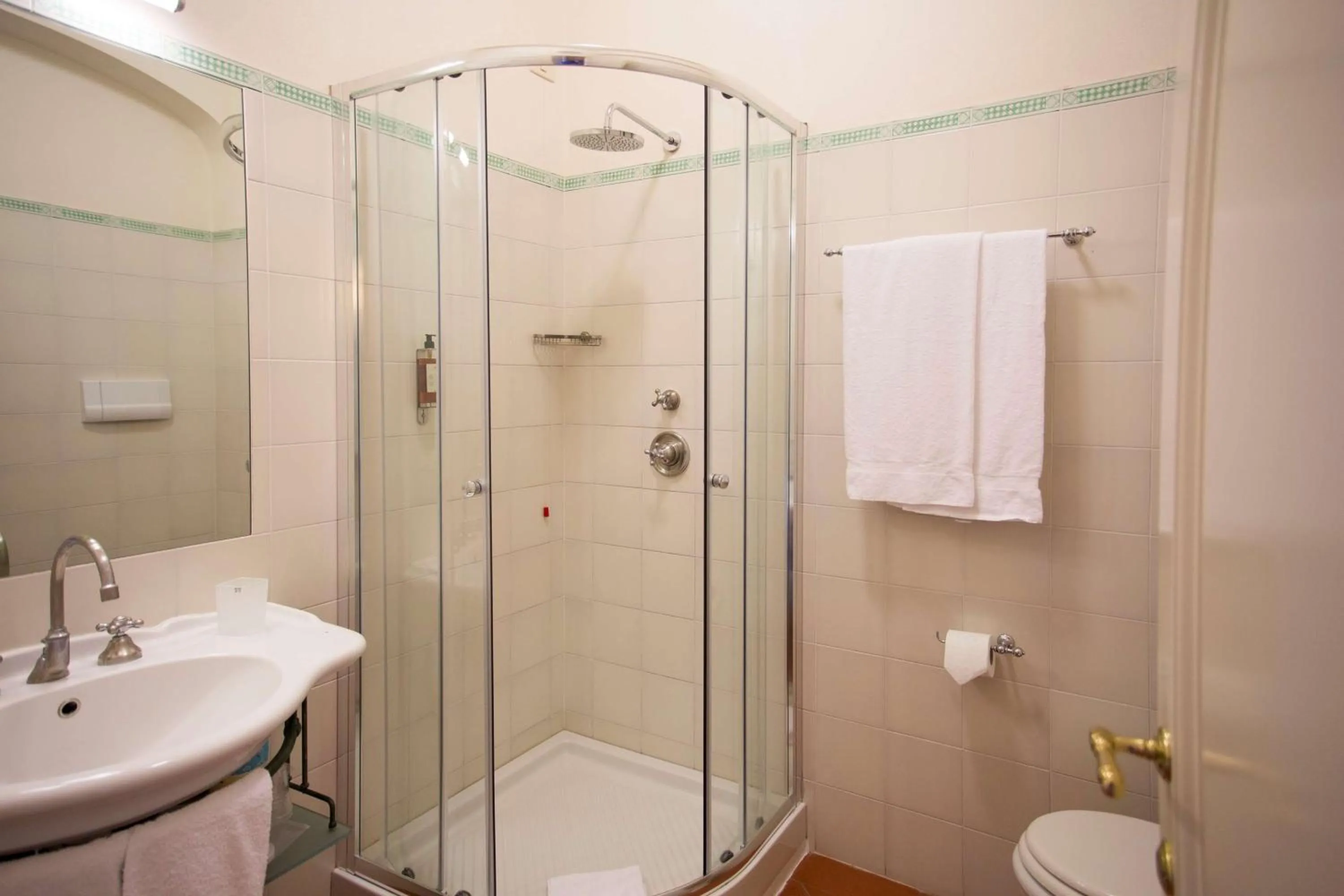 Bathroom in Hotel Villa Marsili