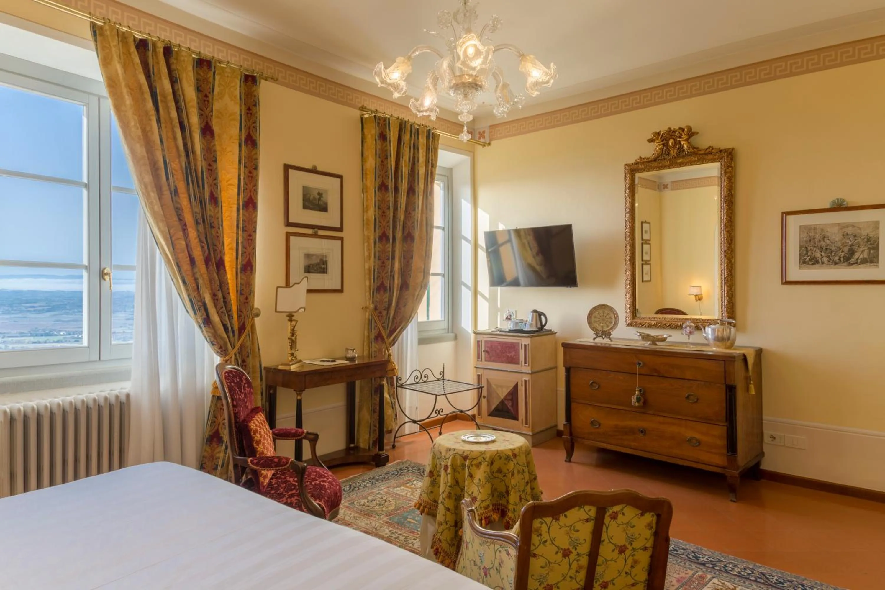 Photo of the whole room, Bed in Hotel Villa Marsili