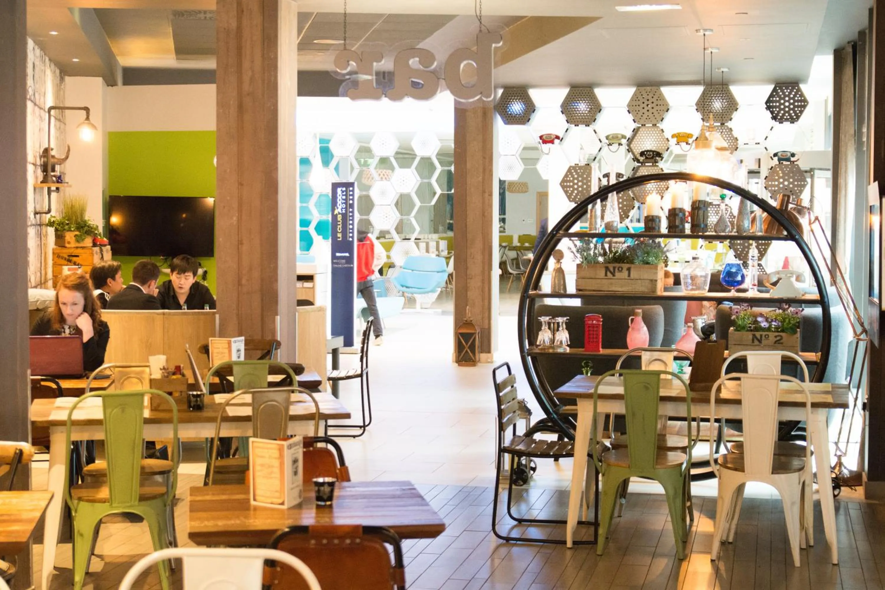 Restaurant/places to eat in Novotel Manchester Centre