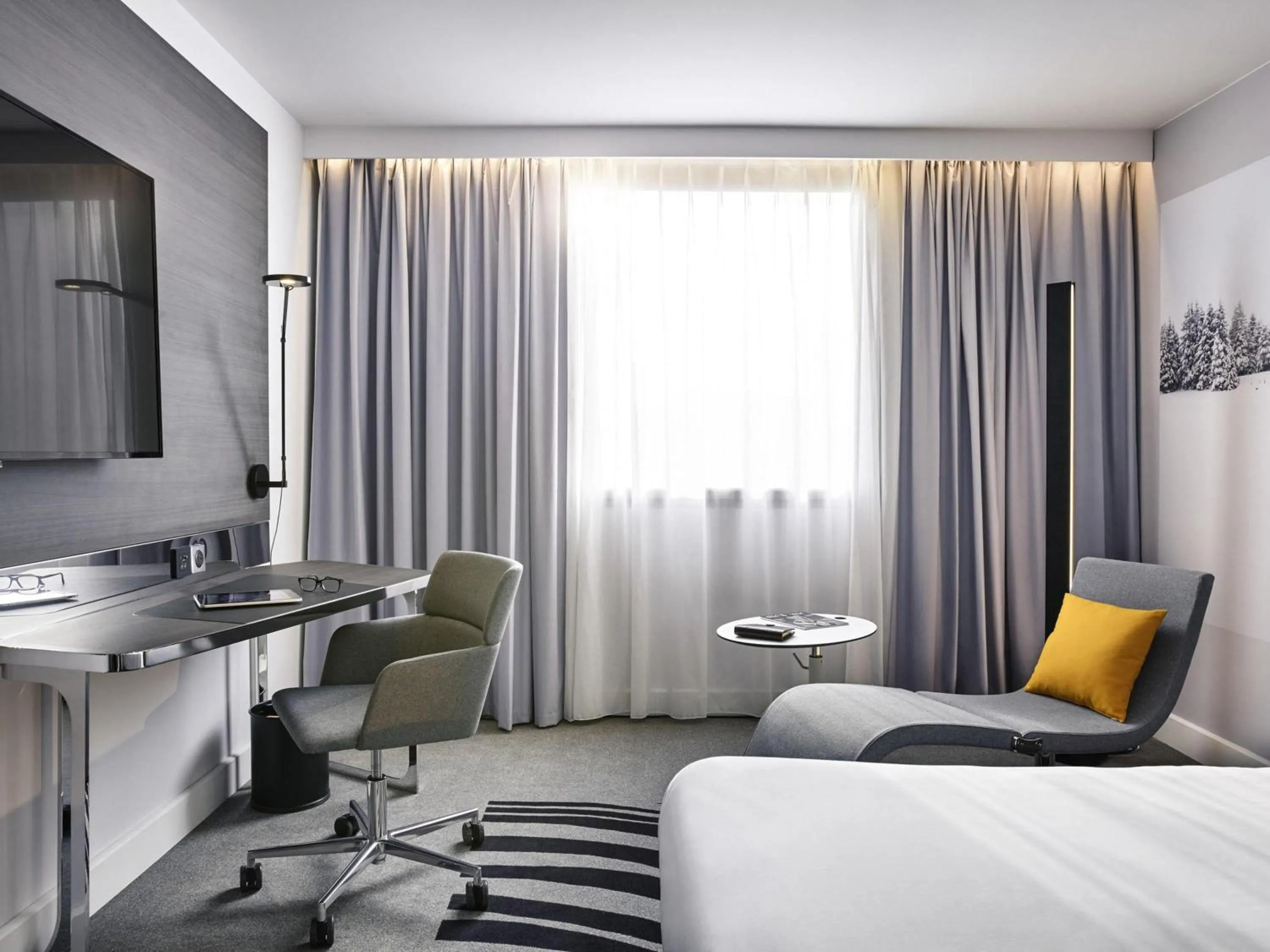 Bedroom, Bed in Novotel Manchester Centre