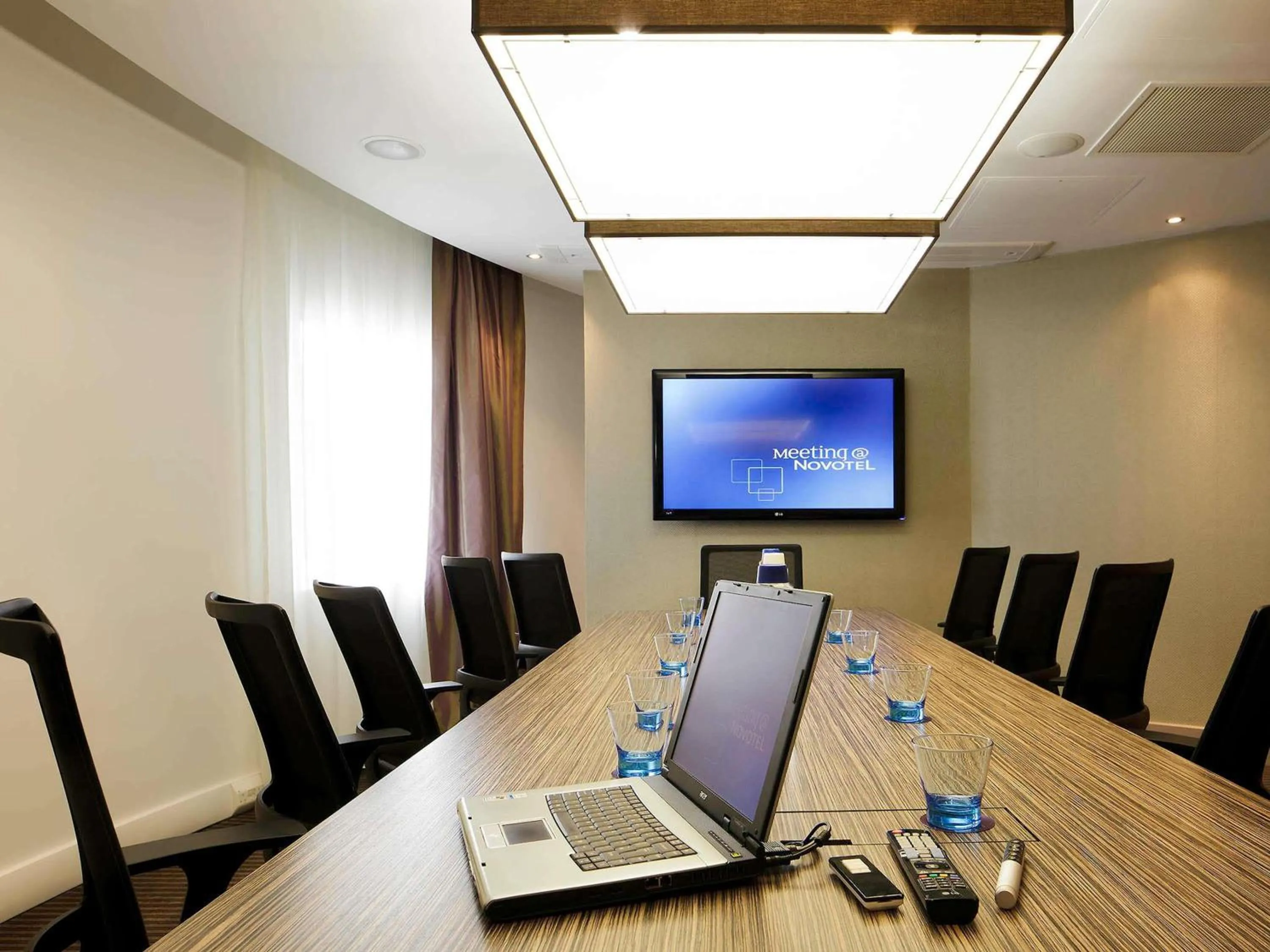 Meeting/conference room in Novotel Manchester Centre