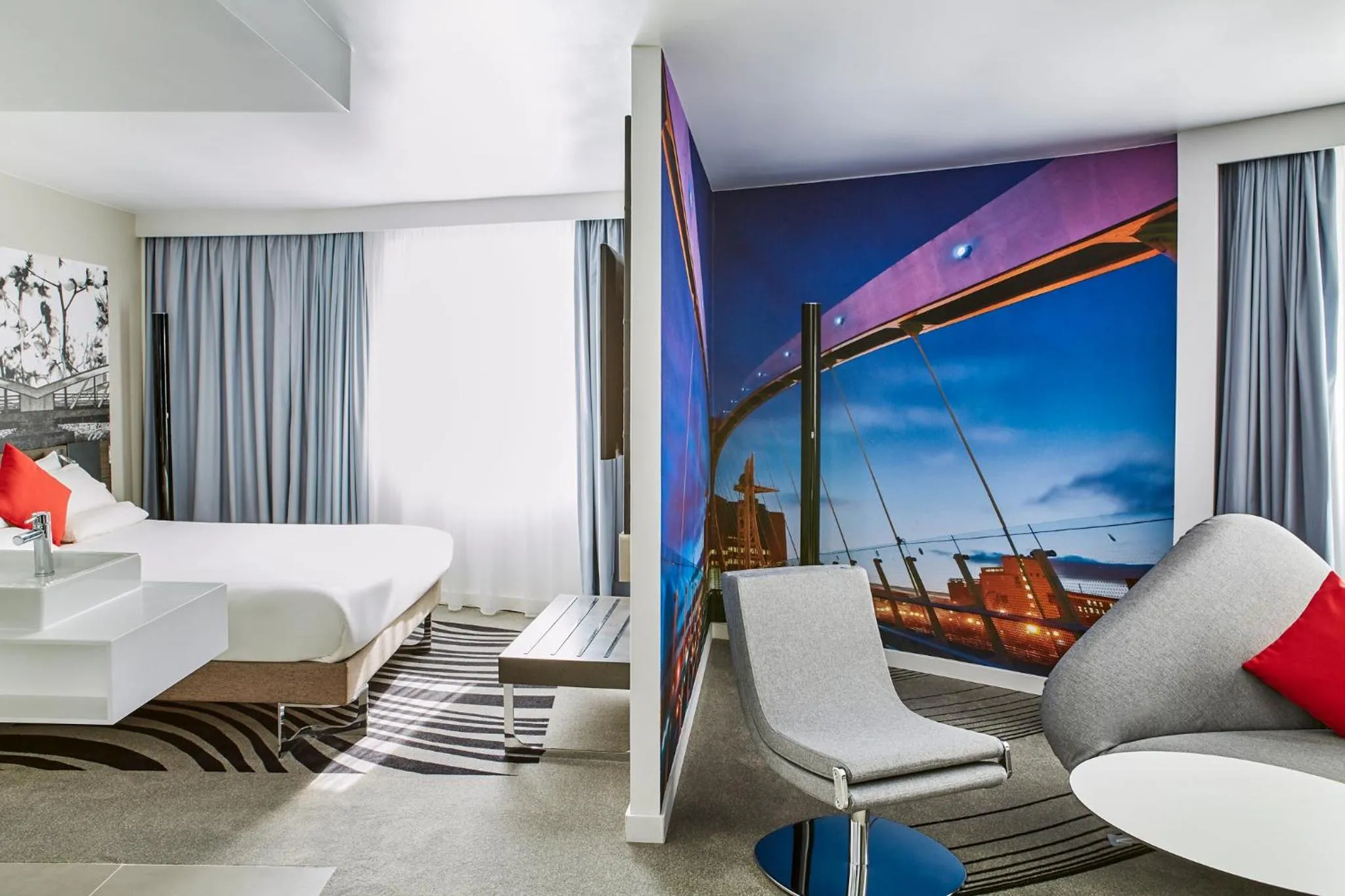 Bedroom, Bed in Novotel Manchester Centre