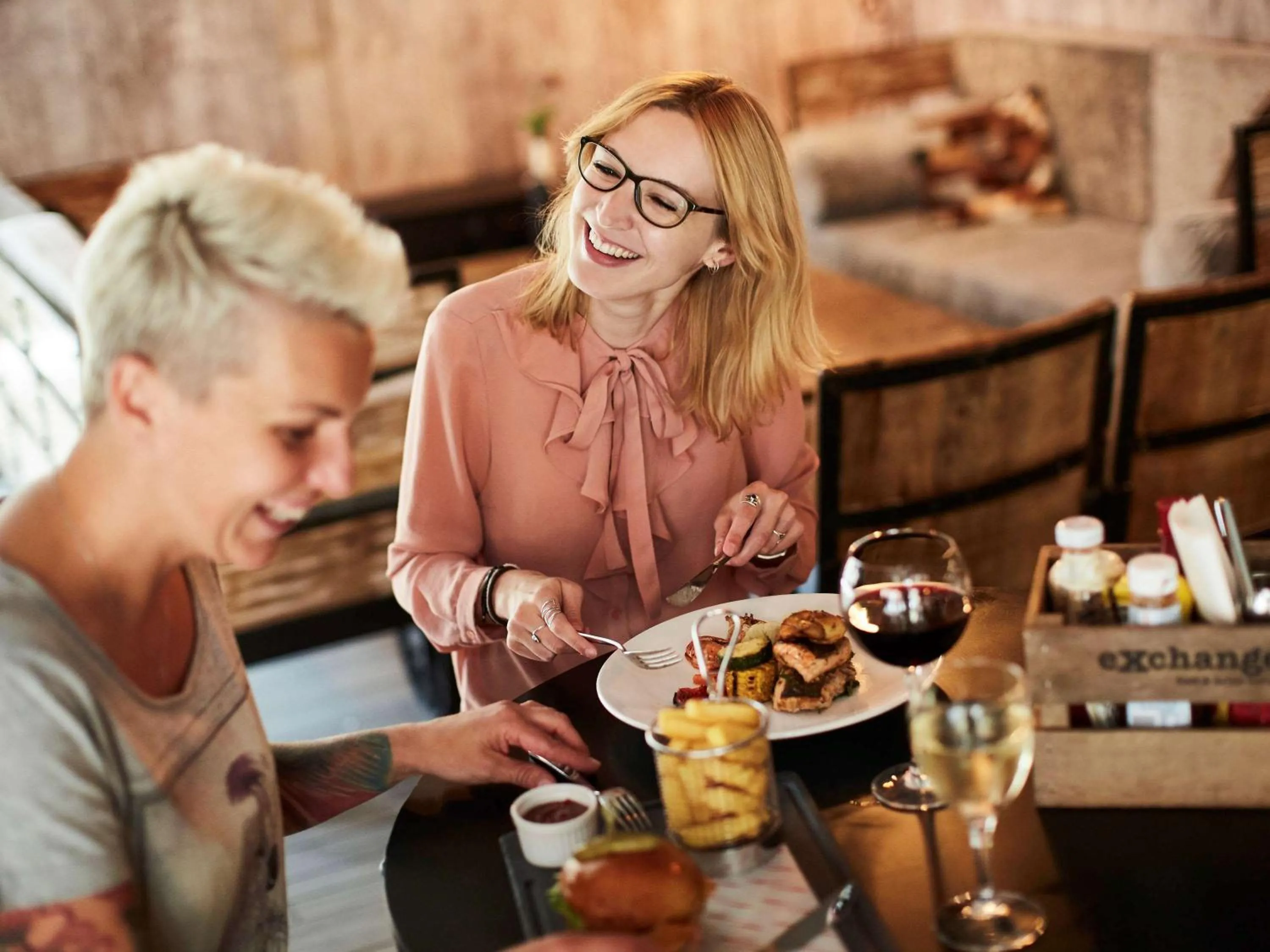 Restaurant/places to eat in Novotel Manchester Centre