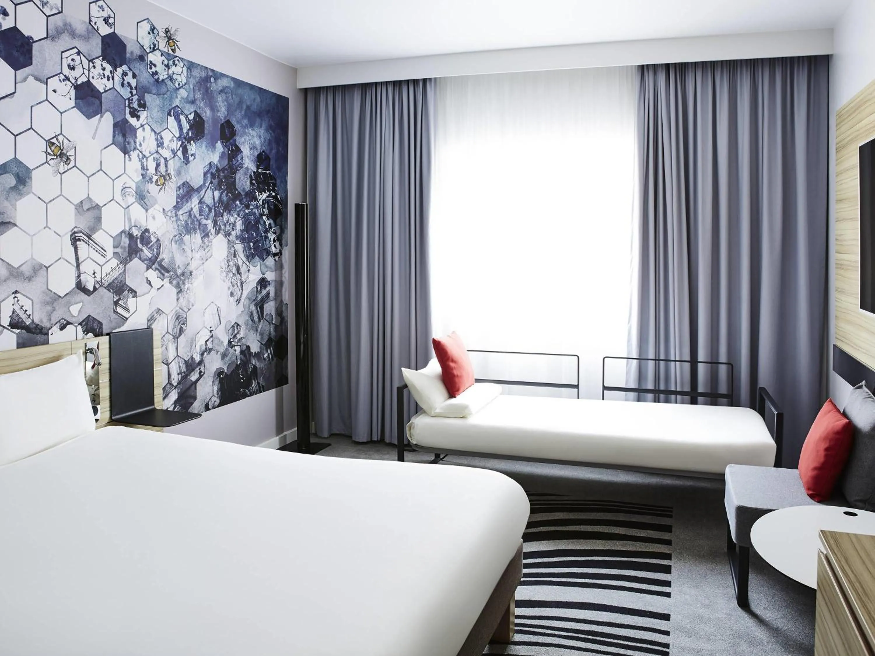 Bedroom, Bed in Novotel Manchester Centre