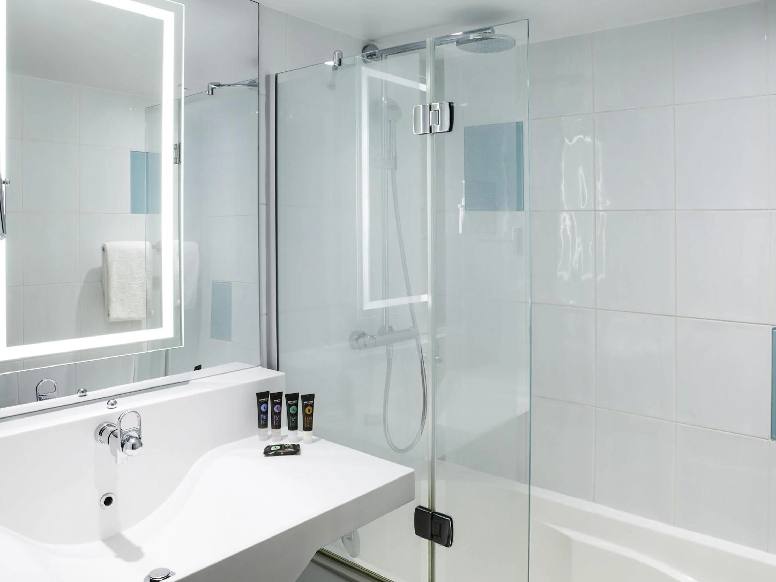 Bedroom in Novotel Manchester Centre