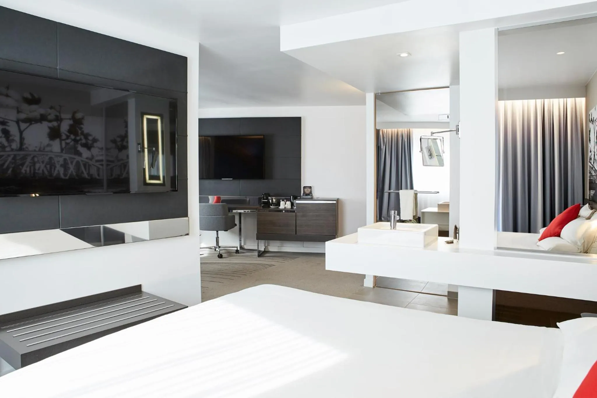 Bedroom, Bed in Novotel Manchester Centre