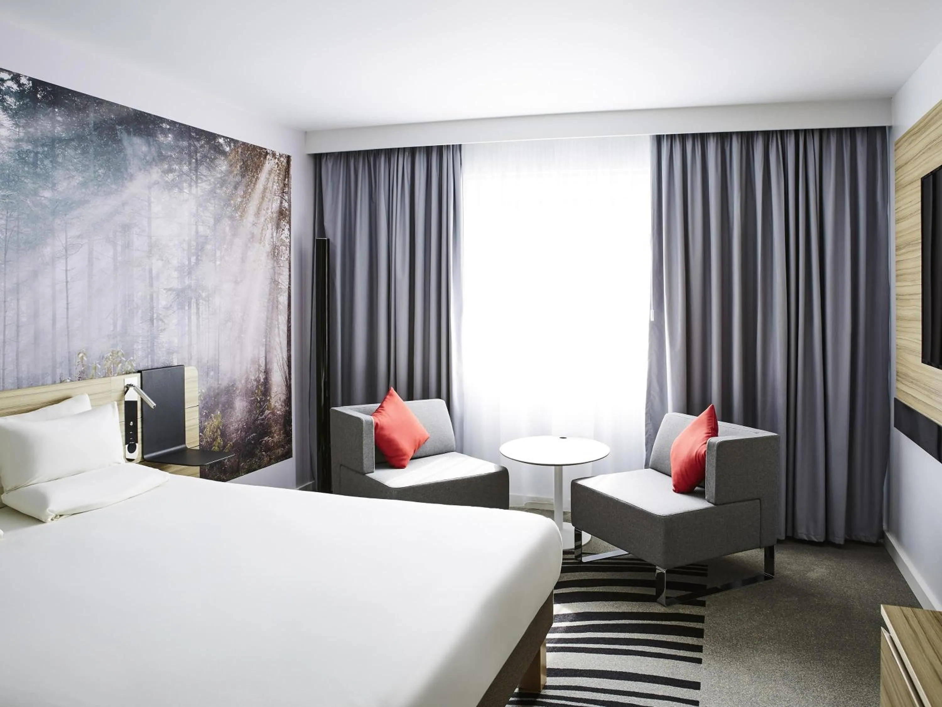 Bedroom, Bed in Novotel Manchester Centre