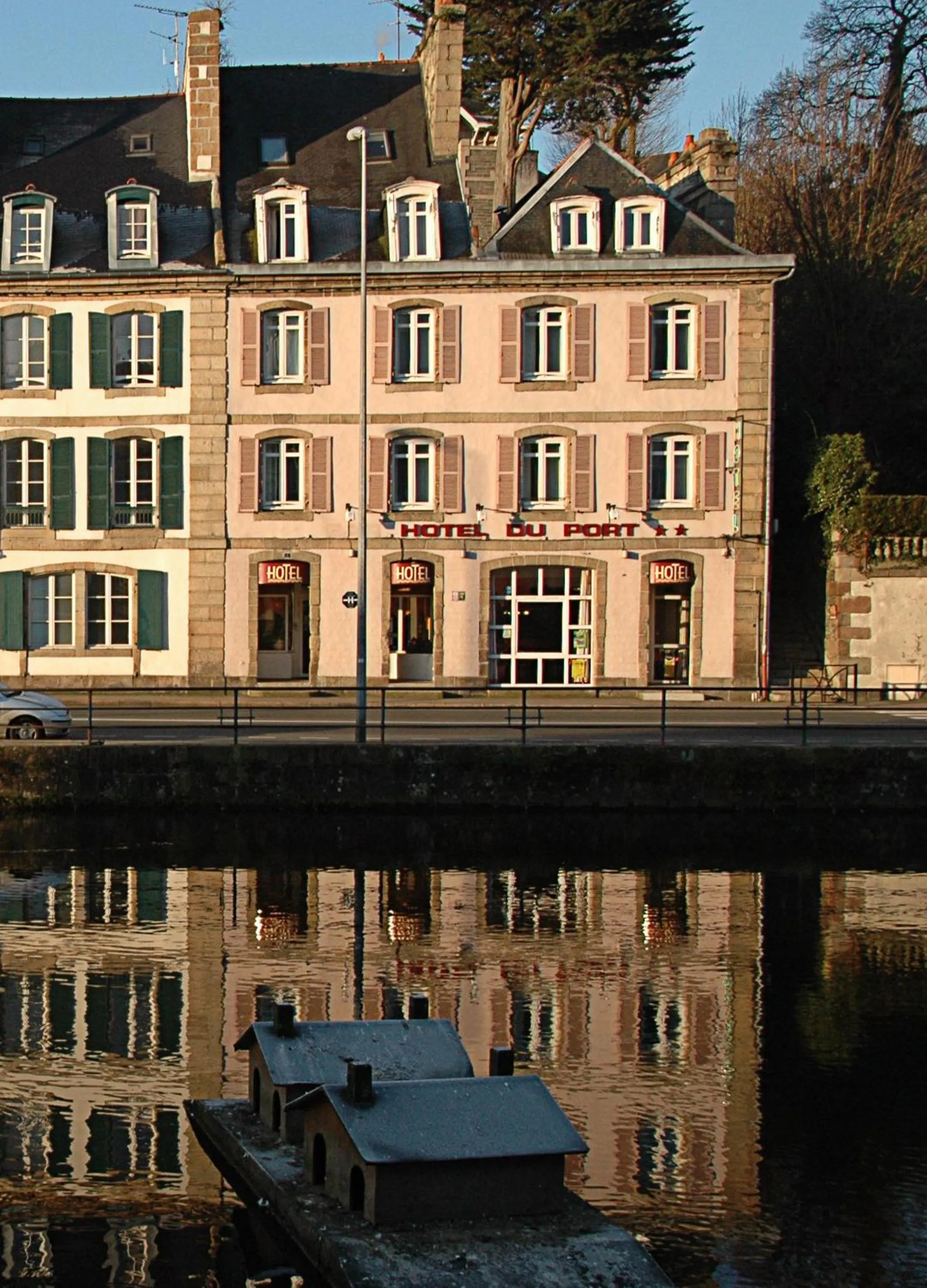 Property building in Hôtel Du Port