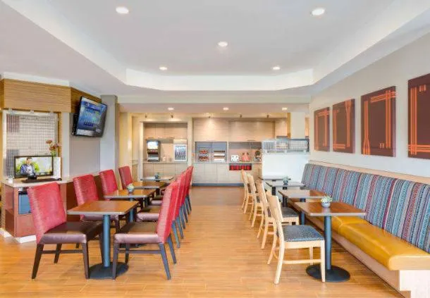 Restaurant/places to eat in TownePlace Suites by MarriottDetroit Canton