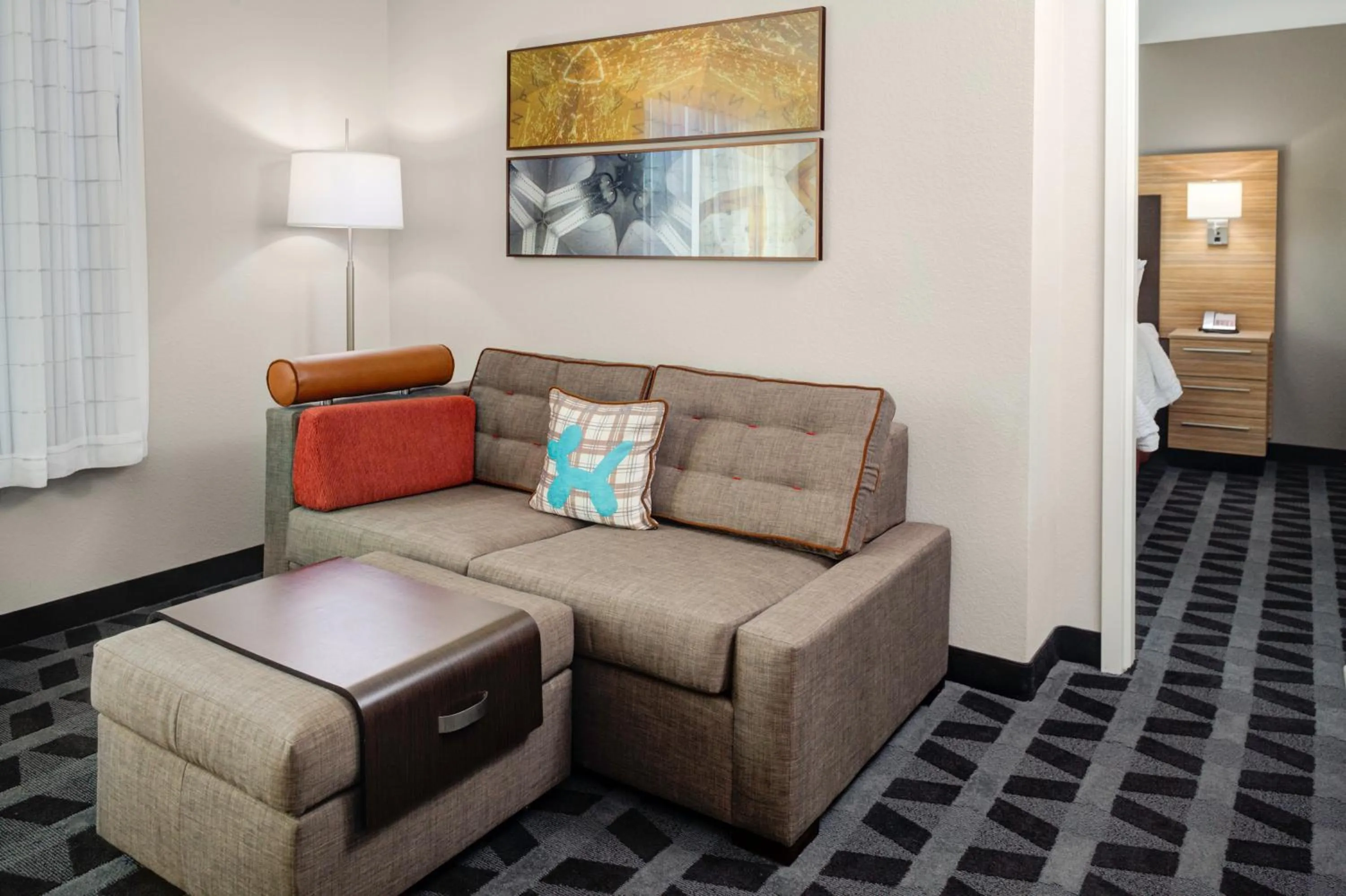 Living room in TownePlace Suites by MarriottDetroit Canton