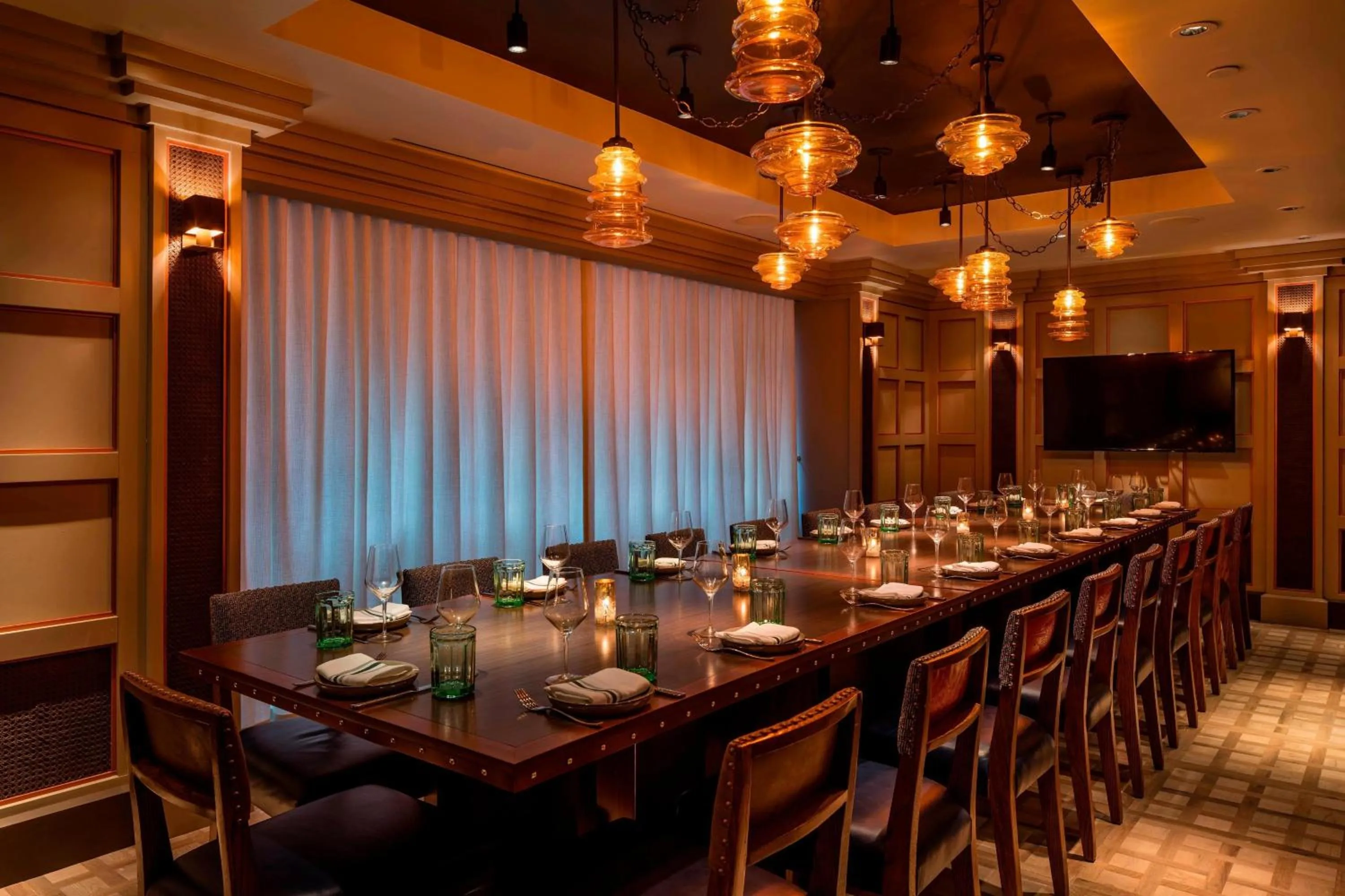 Restaurant/places to eat in MOXY NYC Times Square